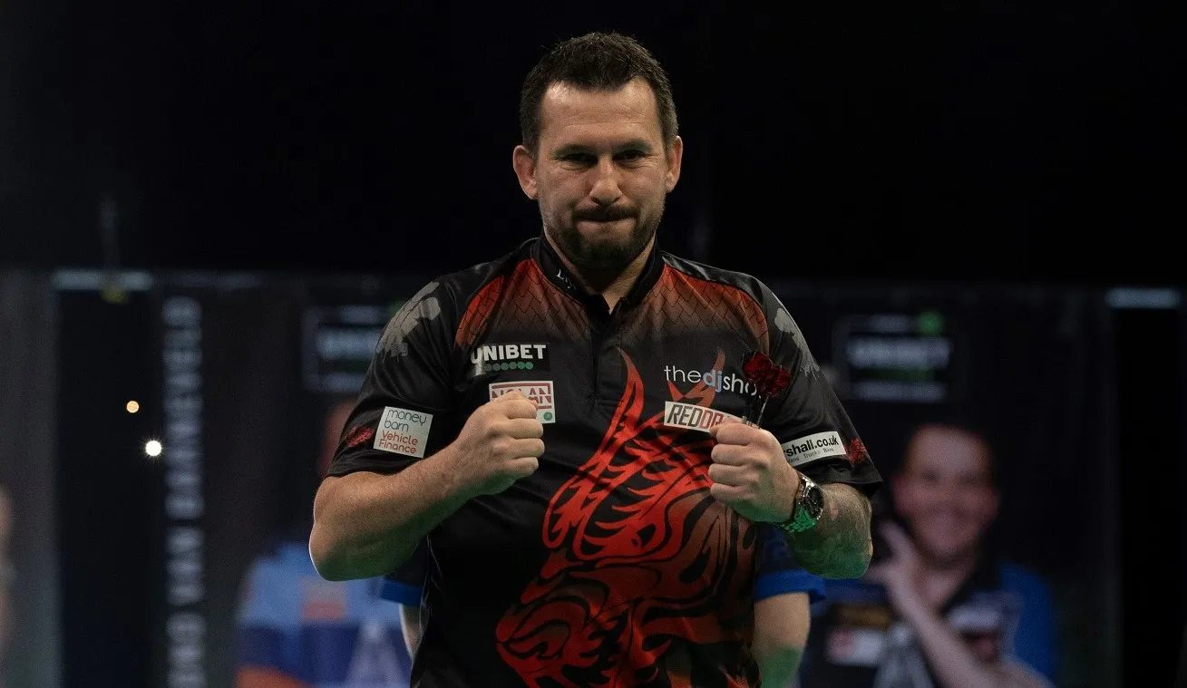 Clayton indrukwekkend langs Anderson bij terugkeer fans in Premier League