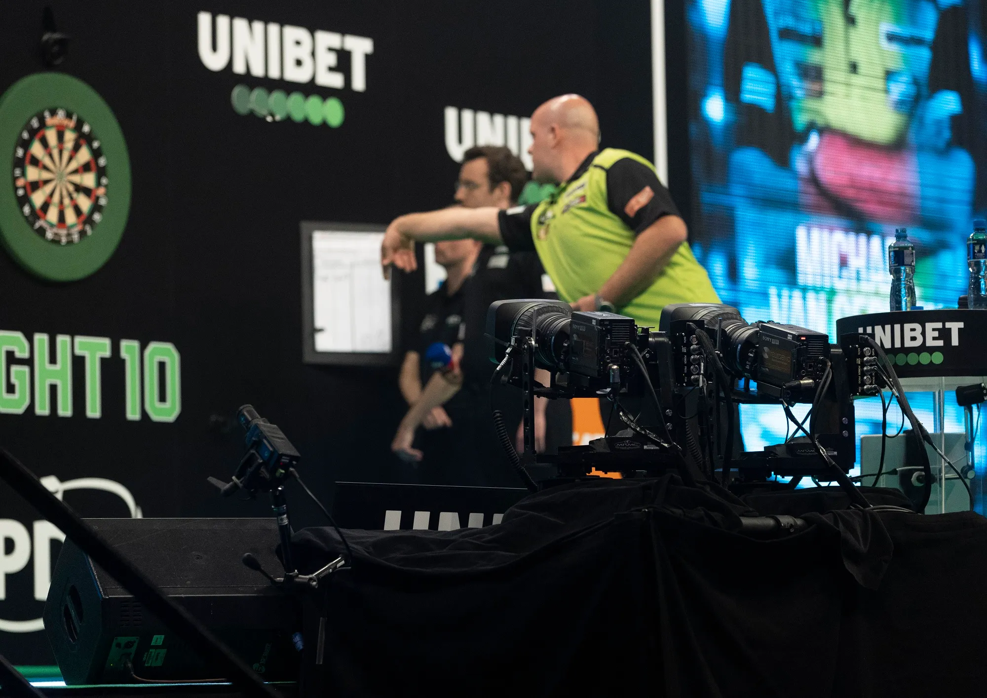 Zo kijk je donderdagavond via Viaplay naar de Premier League Darts
