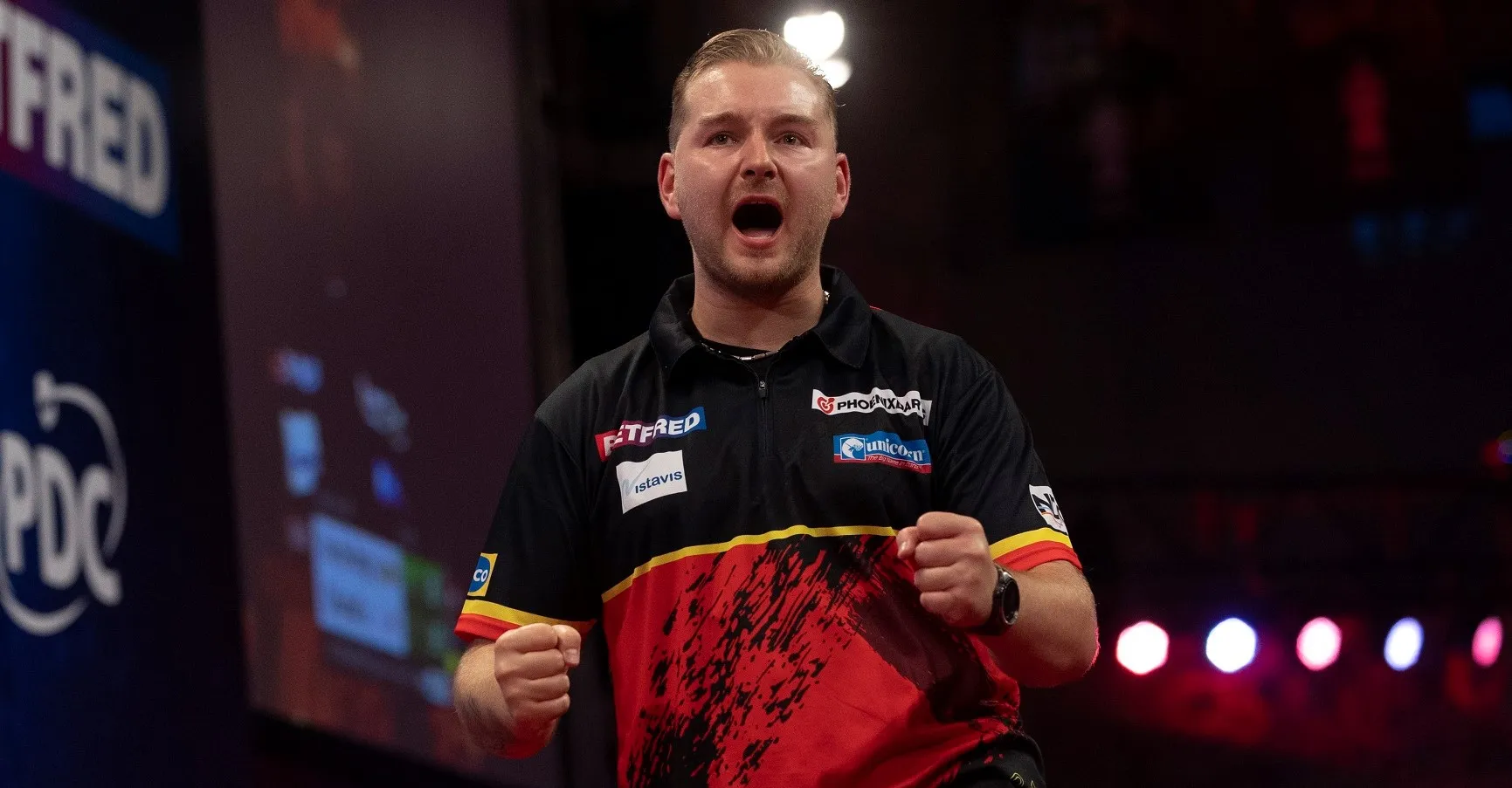 Van den Bergh laat Price kansloos in kwartfinales World Matchplay