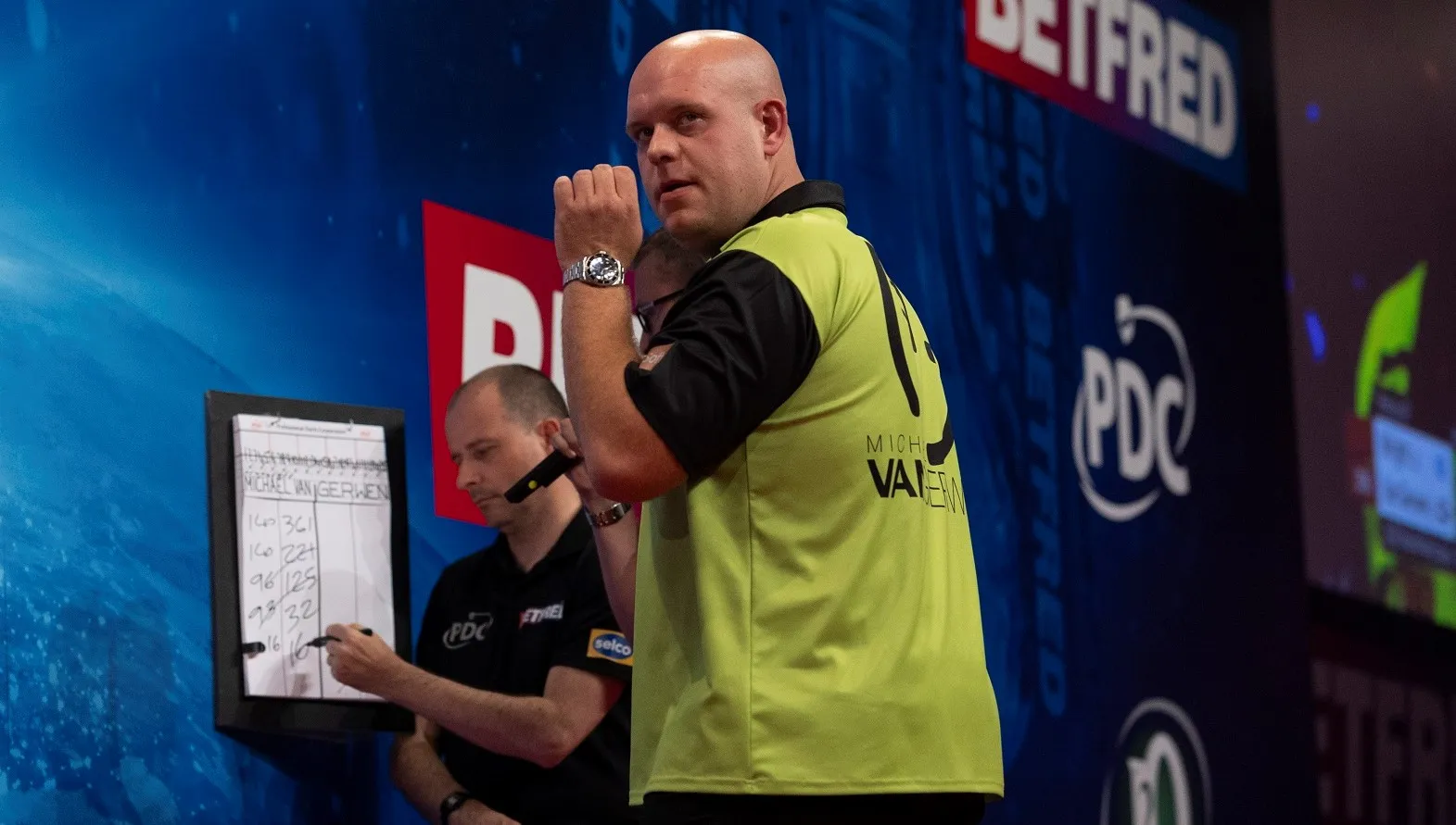 Van Gerwen verliest ondanks gemiddelde van 113 op openingsdag zesde PDC Super Series