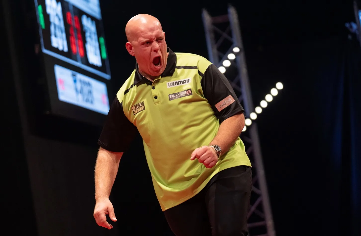 Van Gerwen knokt zich naar winst tegen Labanauskas op Nordic Darts Masters