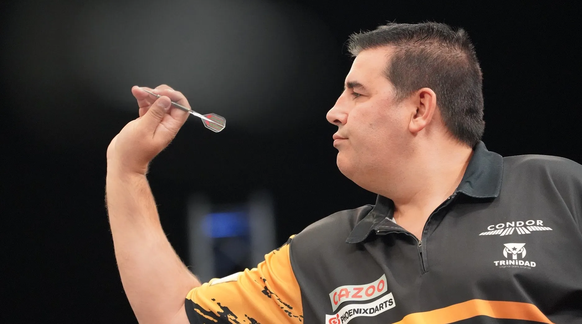 De Sousa ziet tegenstander vijf 100+ finishes gooien, maar bereikt toch laatste acht op EK Darts