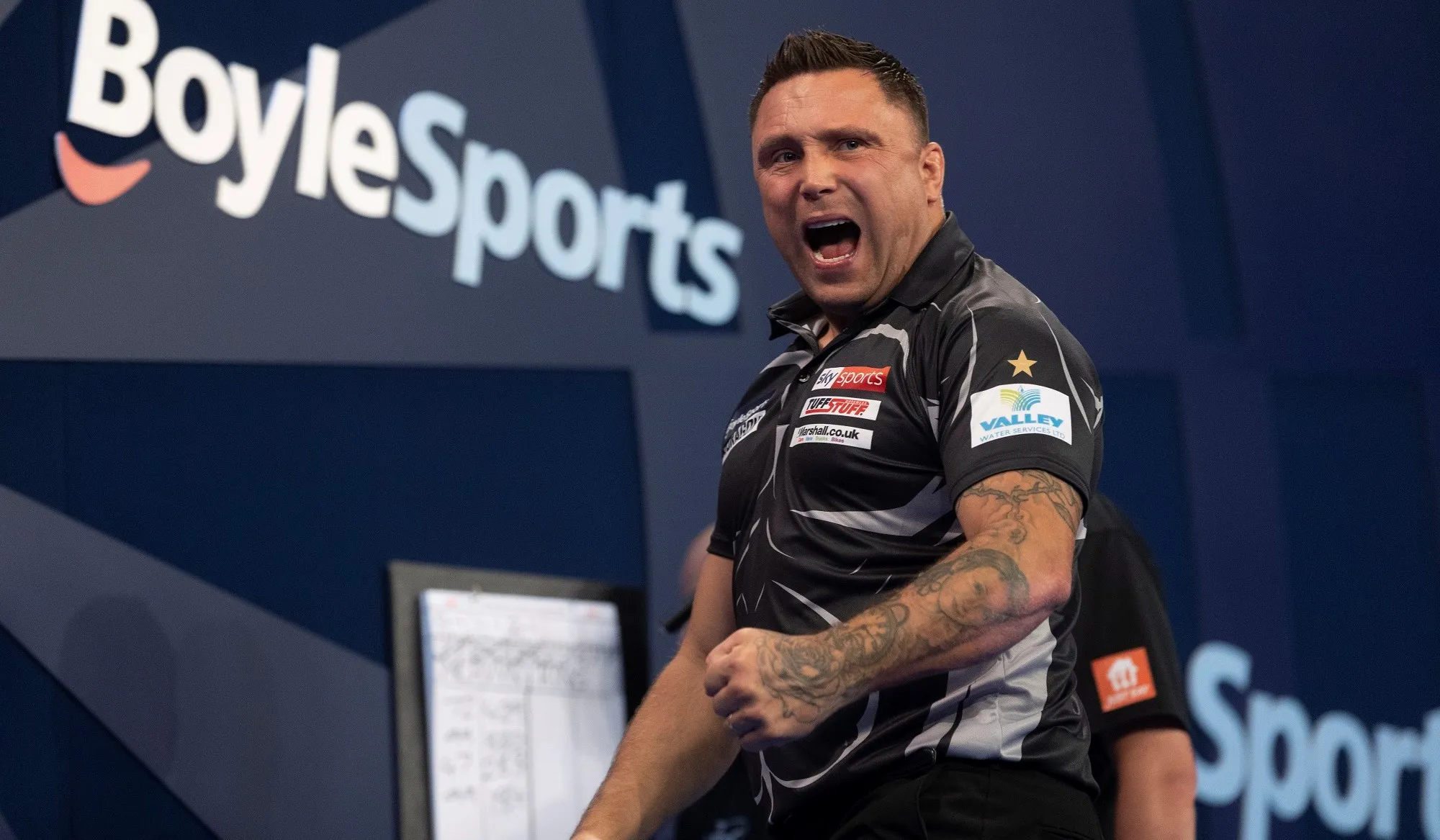 Price zorgt voor Welshe finale op World Grand Prix na comeback