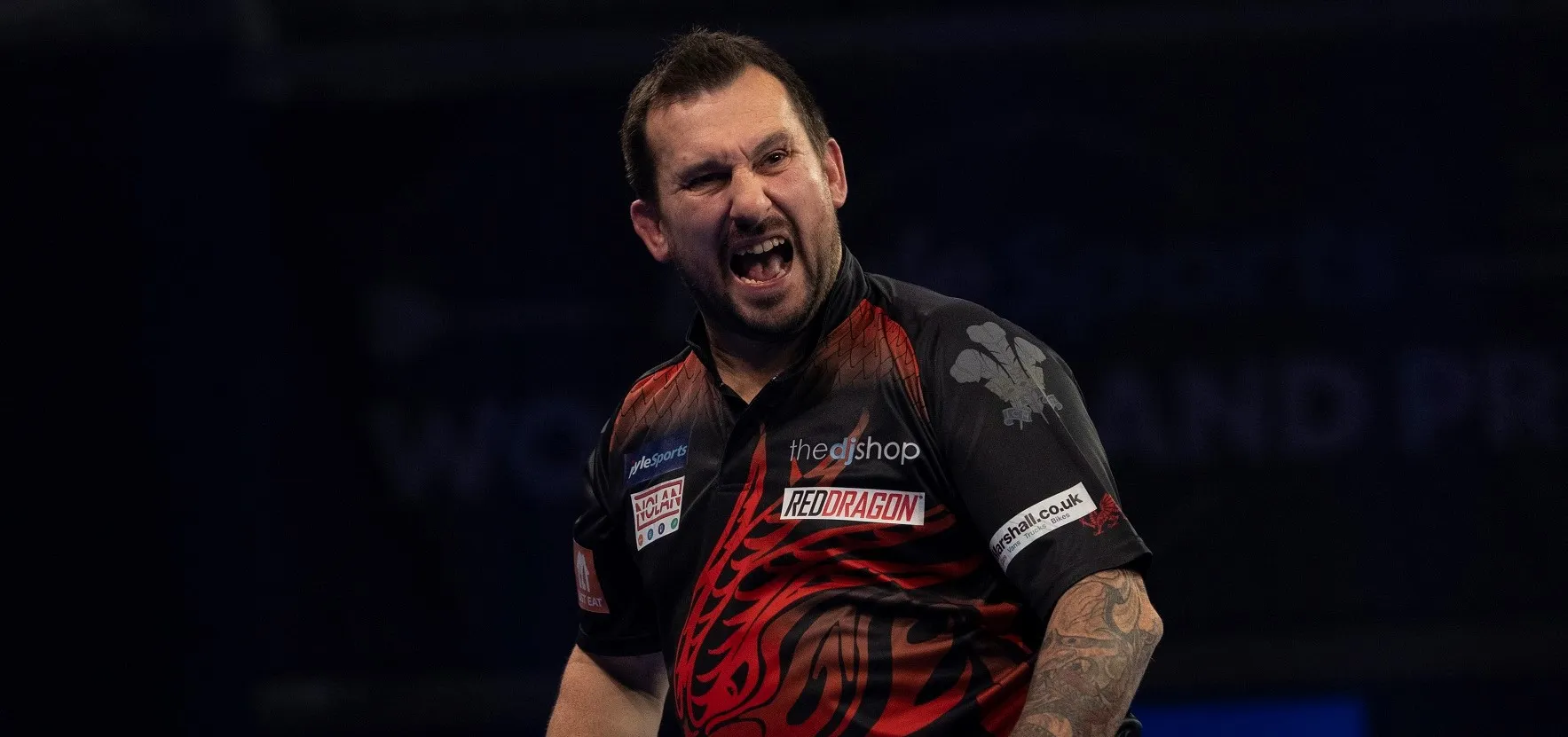 Clayton geeft titelverdediger Price pak slaag in finale World Grand Prix