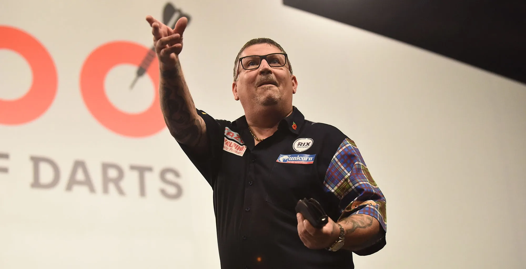 Van Barneveld delft onderspit tegen Anderson, die unieke reeks behoudt op Grand Slam of Darts