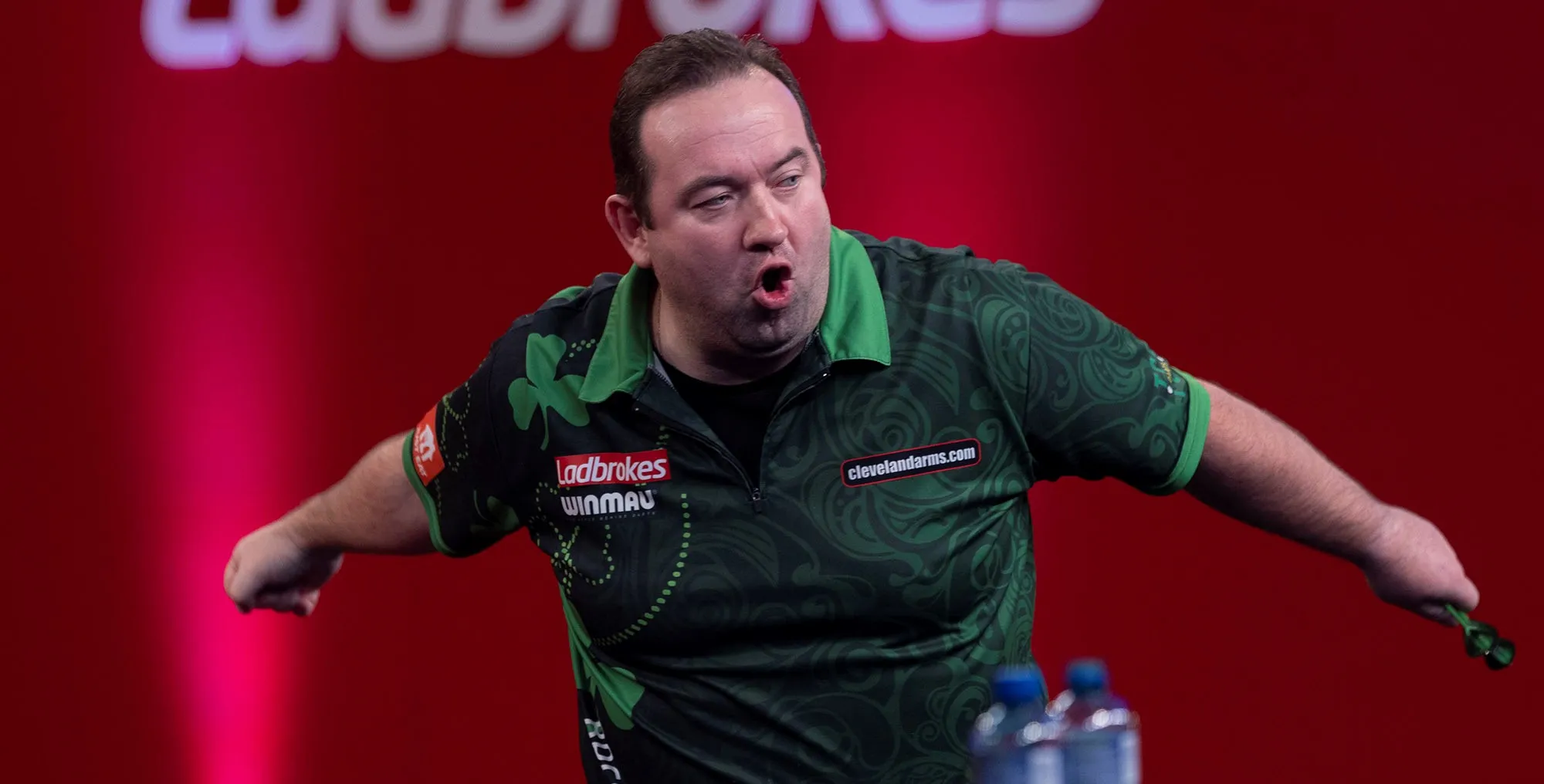 Dolan ten koste van Clayton naar negende PDC-titel