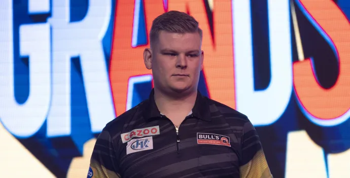 De Decker wint op WK Darts ondanks negendarter van tegenstander Labanauskas