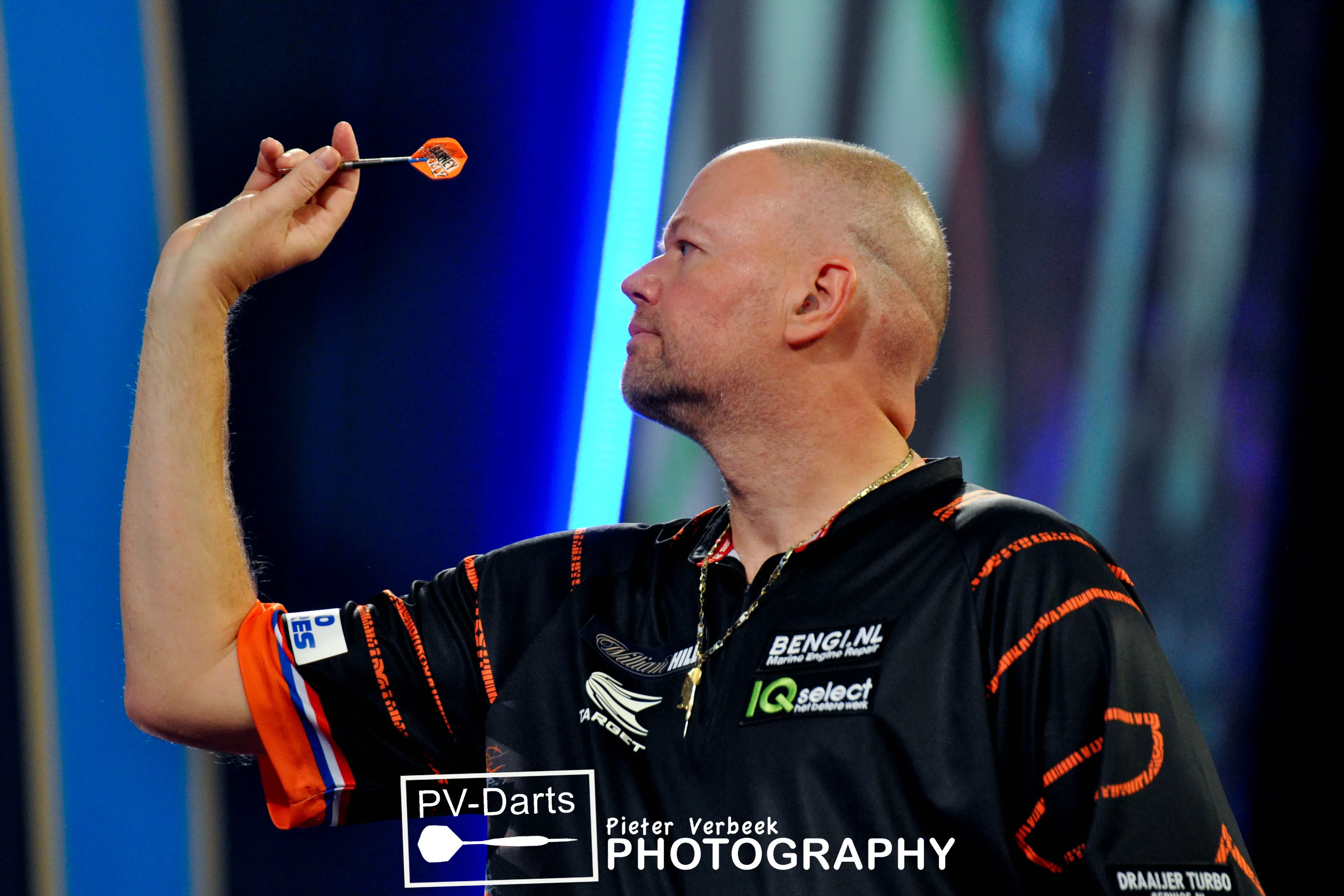 Van Barneveld maakt met overwinning terugkeer op WK Darts