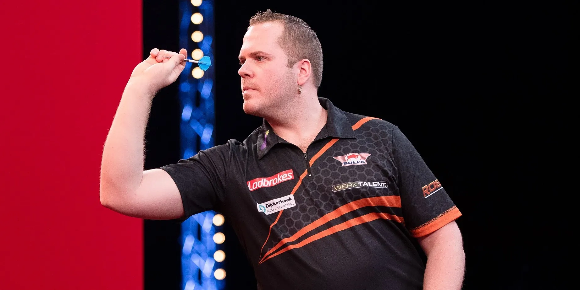 Van Duijvenbode bereikt zesde ronde op UK Open, Van Gerwen en Nentjes uitgeschakeld