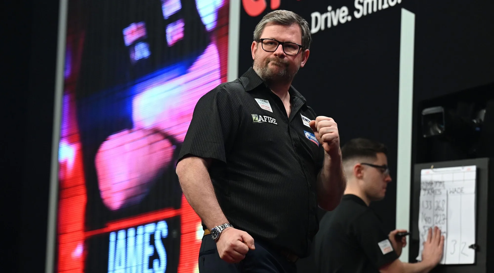 Sublieme Wade laat Huybrechts volstrekt kansloos, Aspinall verslaat titelverdediger Cullen in Riesa