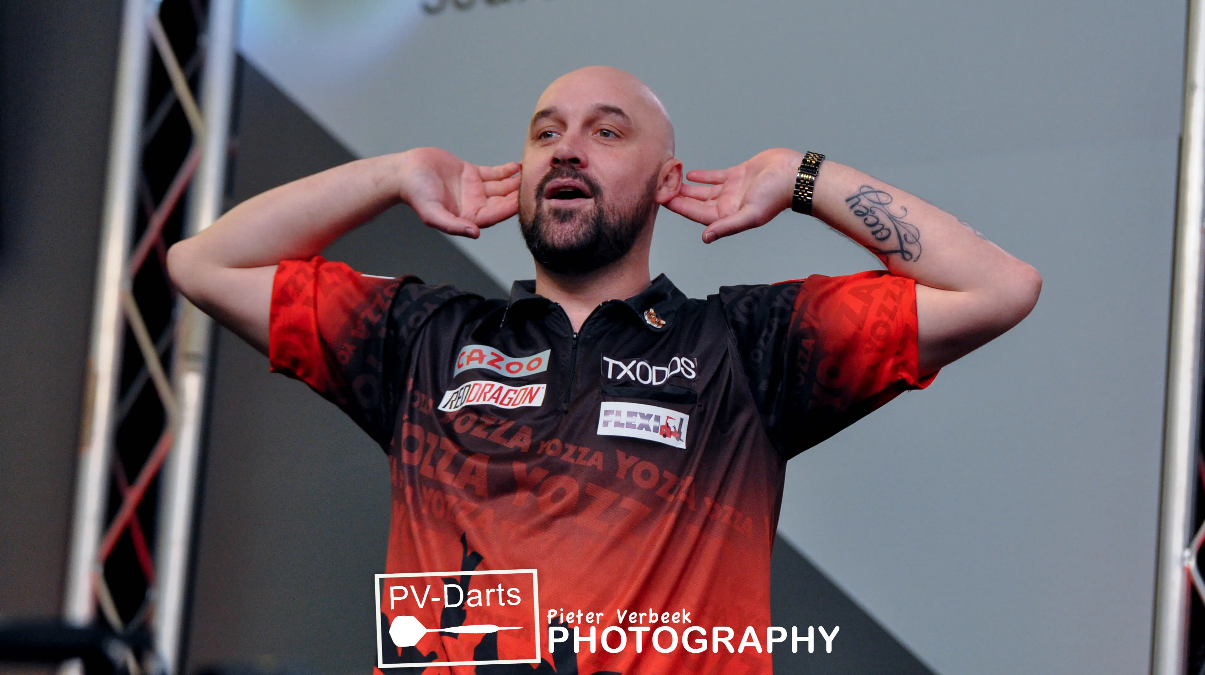 Hughes tekent nieuw contract bij Red Dragon Darts