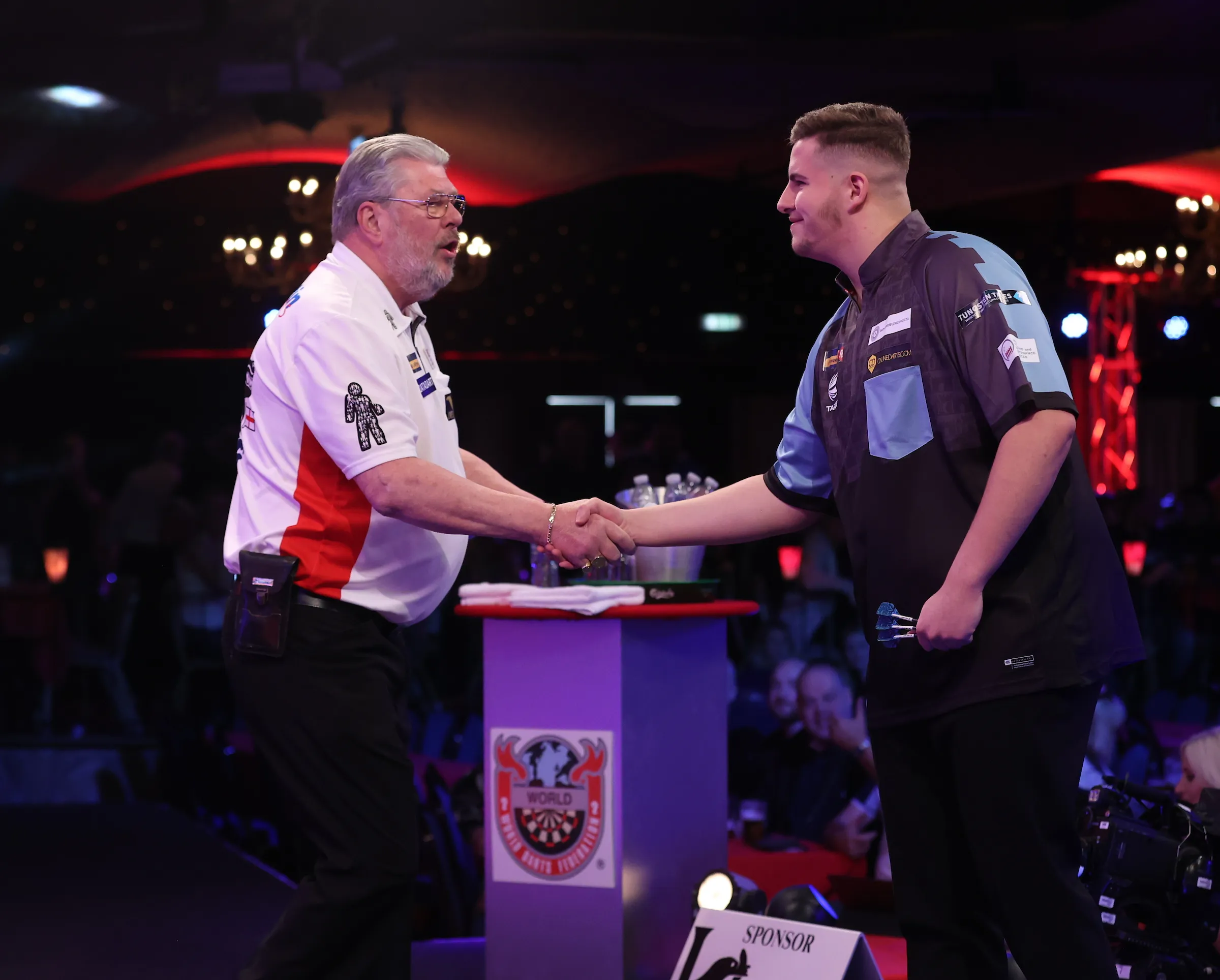 Cole zorgt voor directe uitschakeling darts-icoon Adams op Lakeside