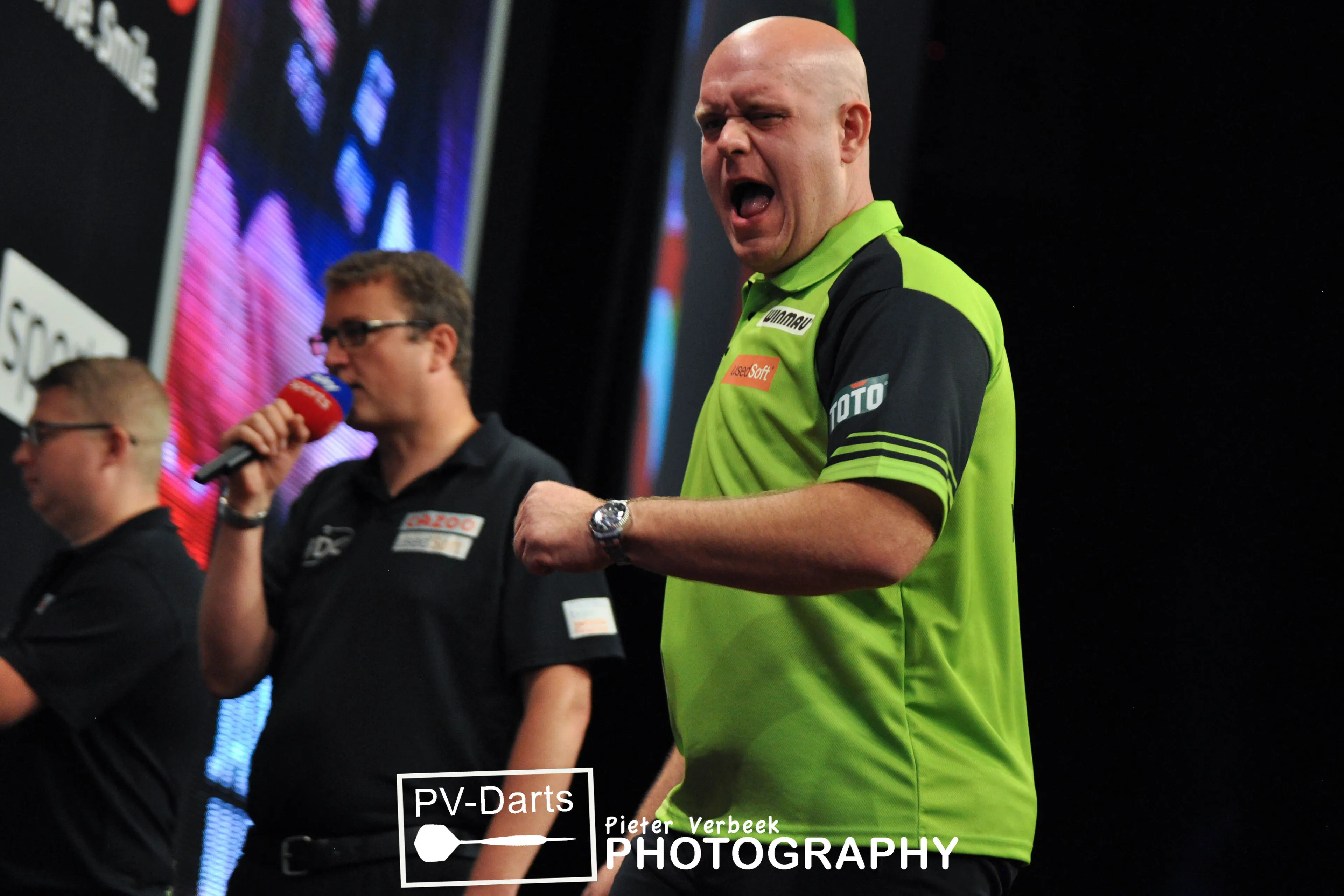 Van Gerwen wint voor het eerst in anderhalf jaar major-titel en pakt eindzege in Premier League Darts