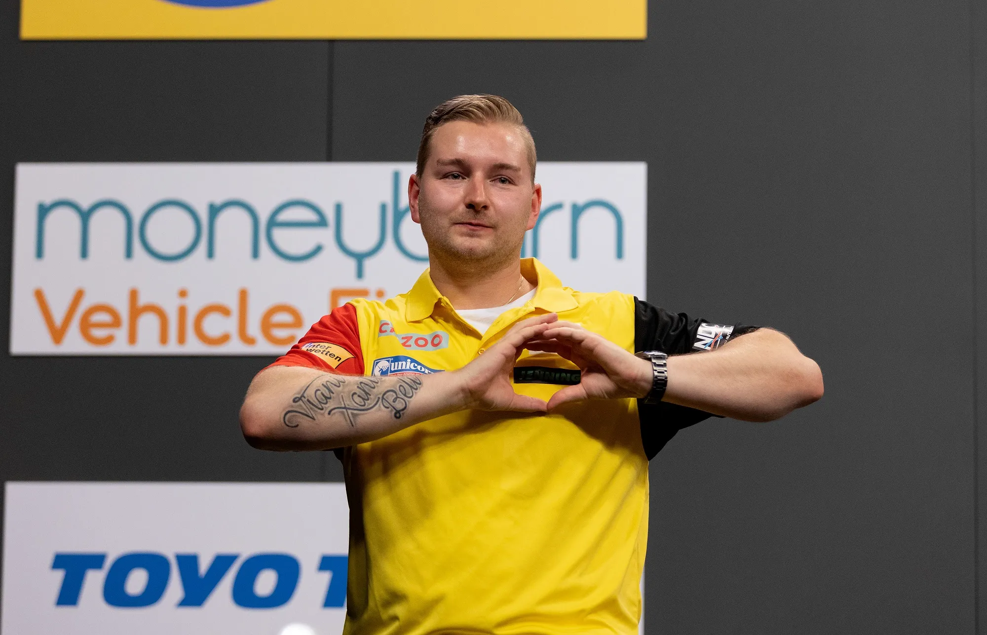 TV GIDS: Dit zijn de uitzendtijden van VTM 2 tijdens de World Cup of Darts 2023