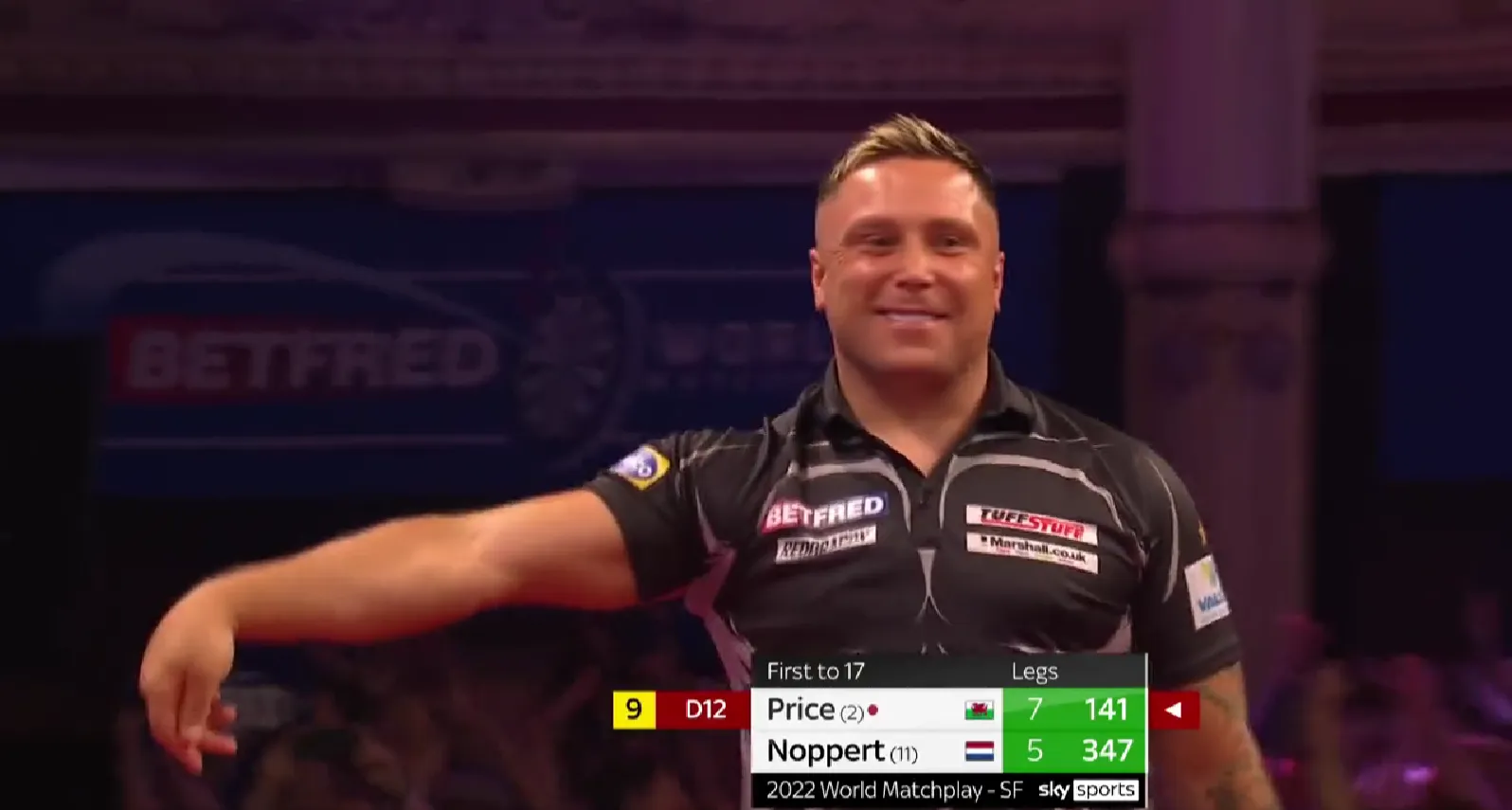 VIDEO: Price gooit negendarter in halve finale tegen Noppert op World Matchplay
