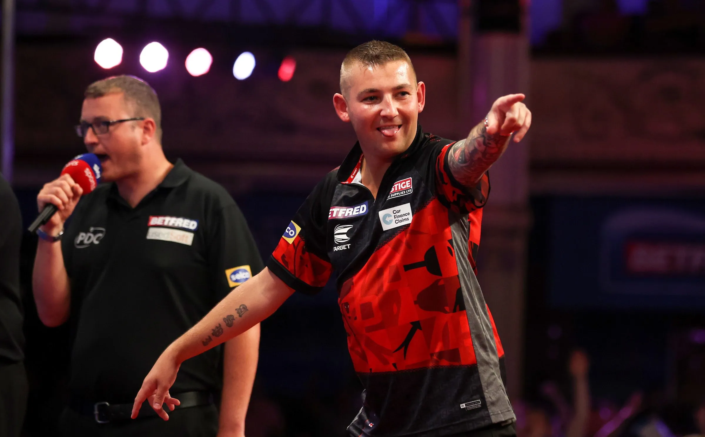 Aspinall verovert tweede PDC-titel van het seizoen