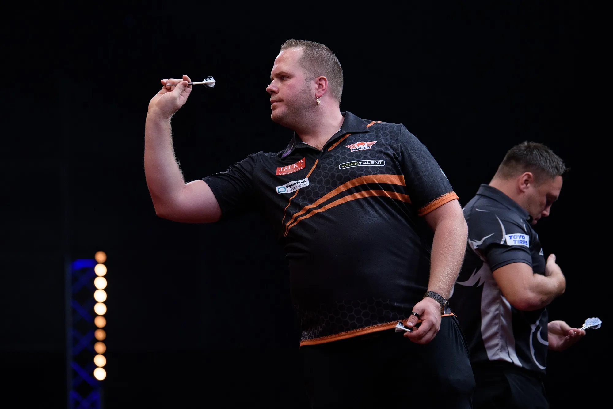 Van Duijvenbode grijpt na thriller tegen Price naast eerste major-titel