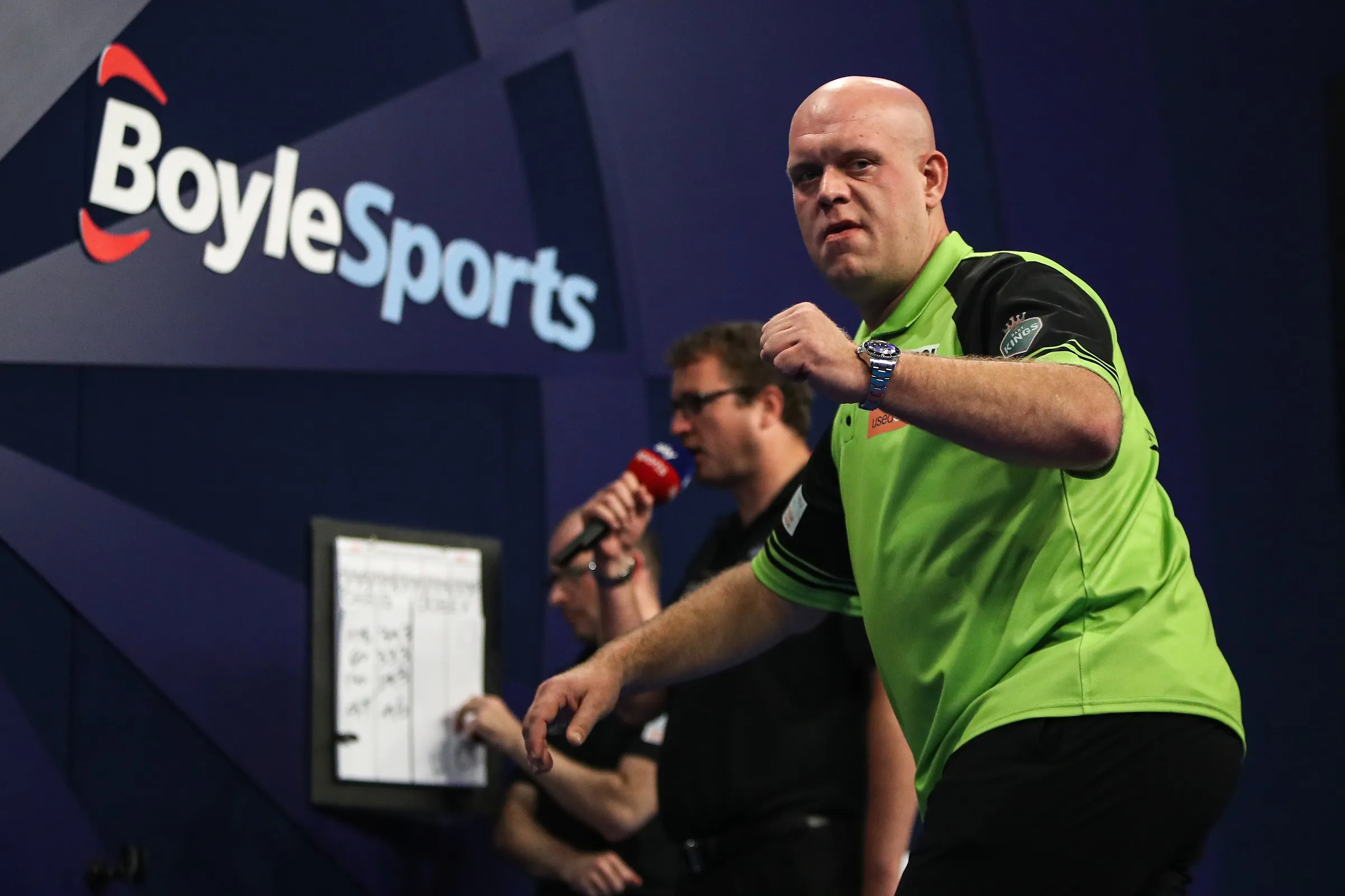 Sterke Michael van Gerwen wint gemakkelijk van Josh Rock op World Grand Prix