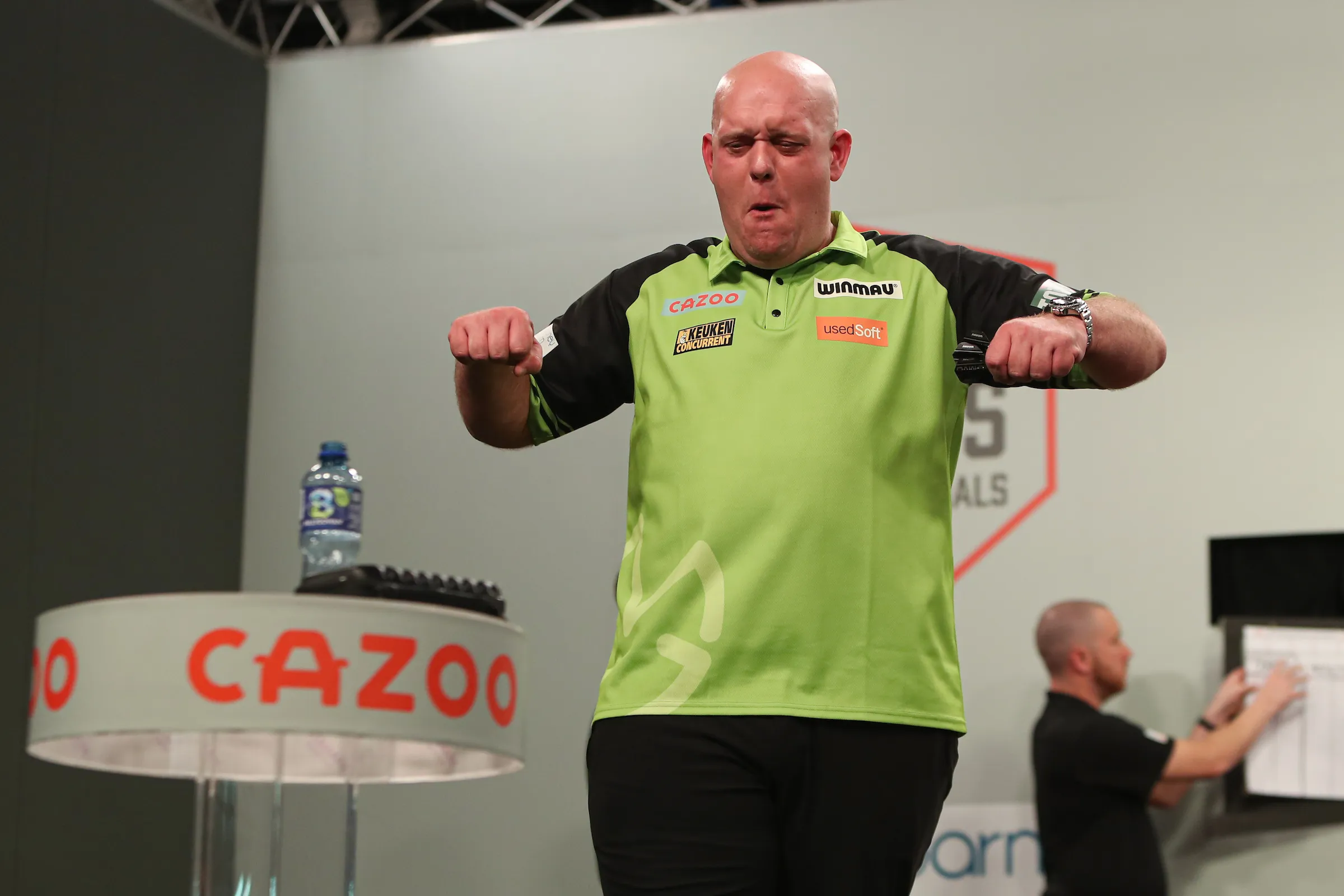 VIDEO: Van Gerwen gooit negendarter in finale Players Championship Finals