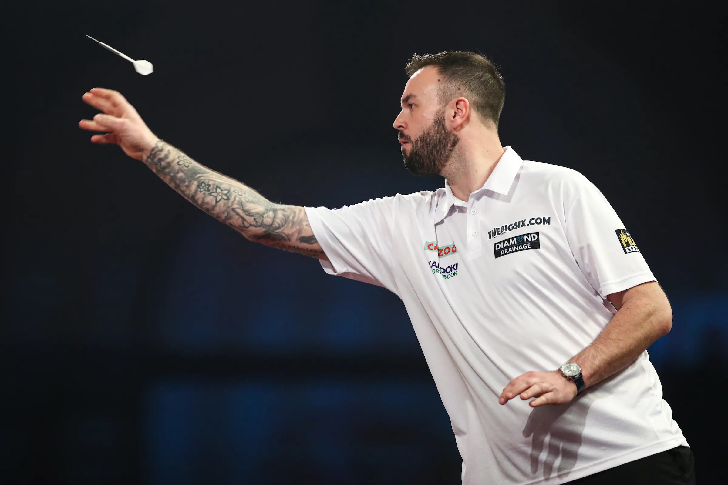 Ross Smith blikt terug op pijnlijke uitschakeling tegen Van Duijvenbode op WK Darts: ''Het heeft me pijn gedaan maar ook hongeriger gemaakt''