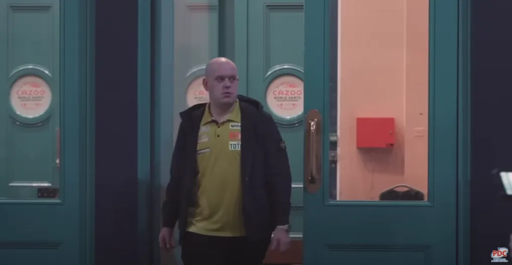 VIDEO: In de voetsporen van Smith en Van Gerwen op dag van finale op het WK Darts