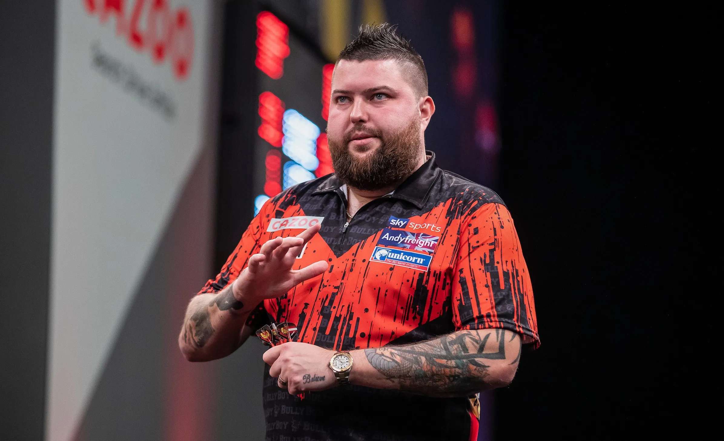 Smith kan nederlaag tegen Van Gerwen best relativeren: "Hij is nog steeds de beste speler ter wereld"