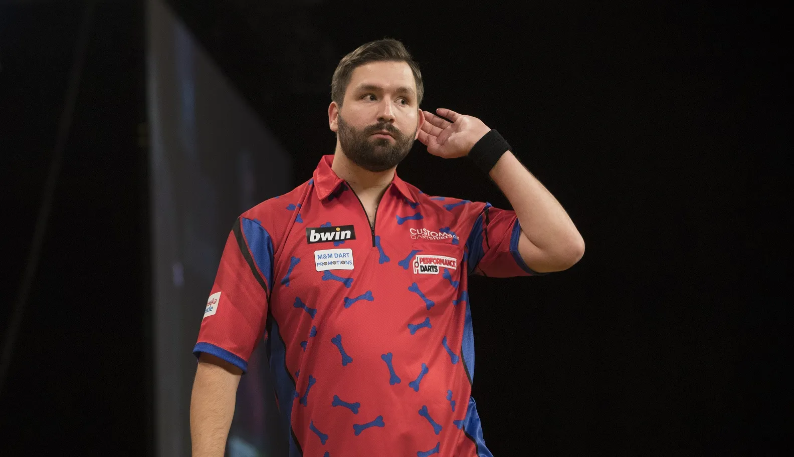 Smith-Neale wil zich na ruim 10 jaar weer laten gelden op PDC-circuit: ''Heb afgelopen 10 jaar laten zien dat ik gevaarlijk kan zijn''