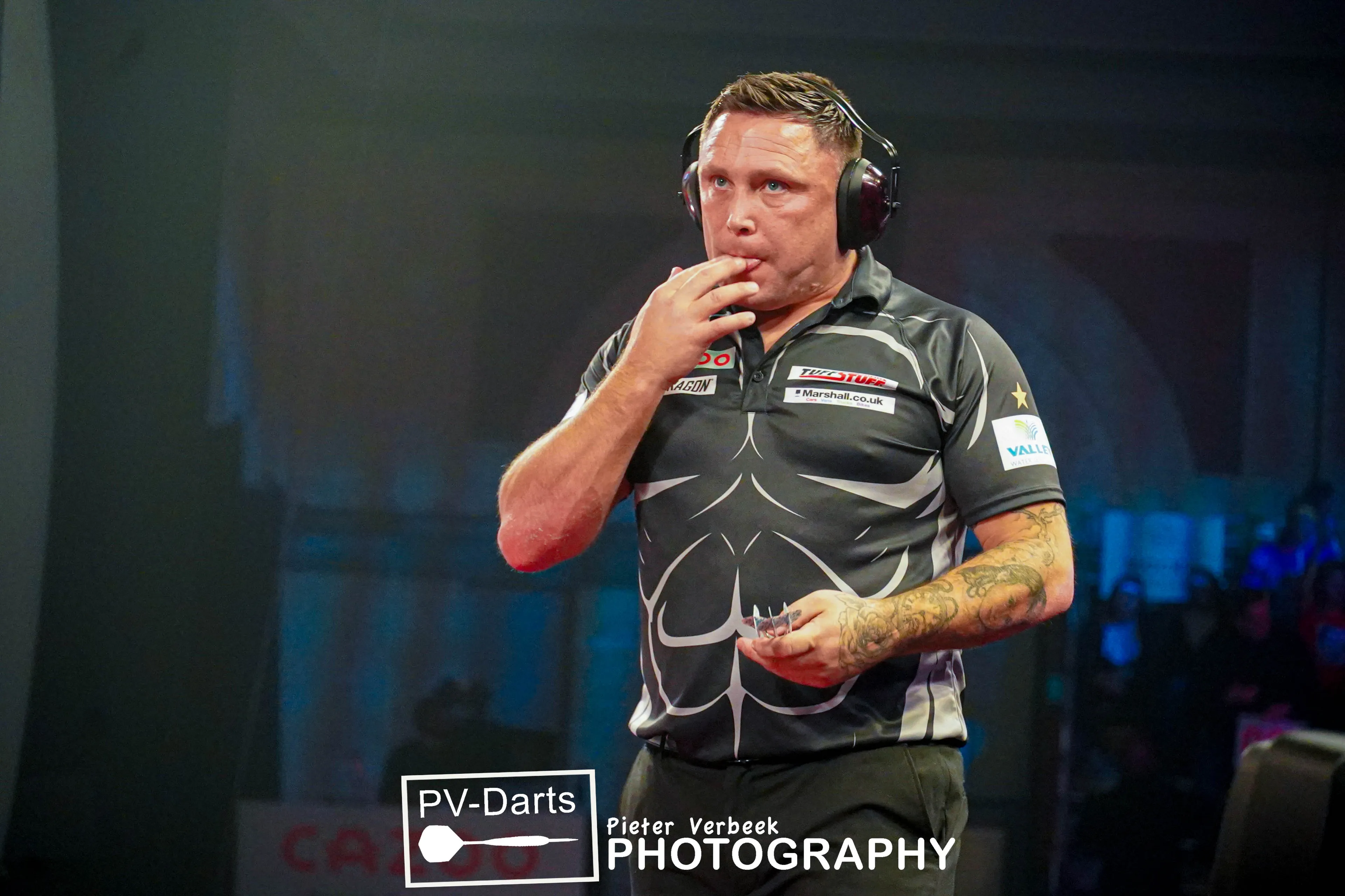 Price aangeslagen na uitschakeling op WK Darts: ''Weet niet of ik ooit nog op dit toernooi speel''