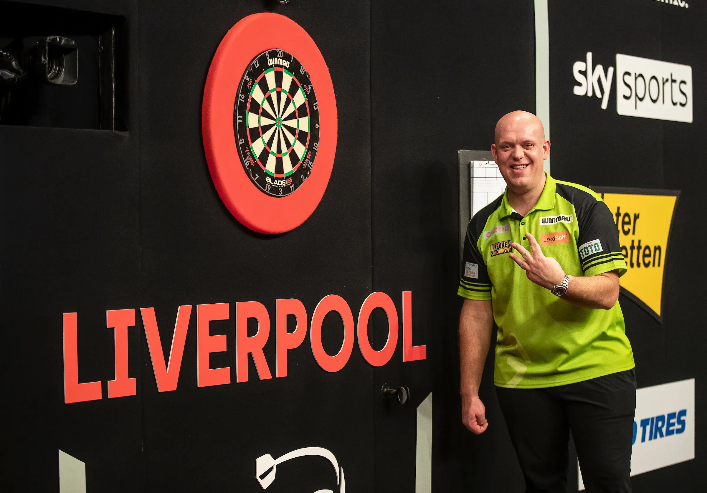 Van Gerwen eerste speler die drie speeldagen op rij wint in Premier League: "Wou vooral meteen terugslaan na verloren UK Open-finale