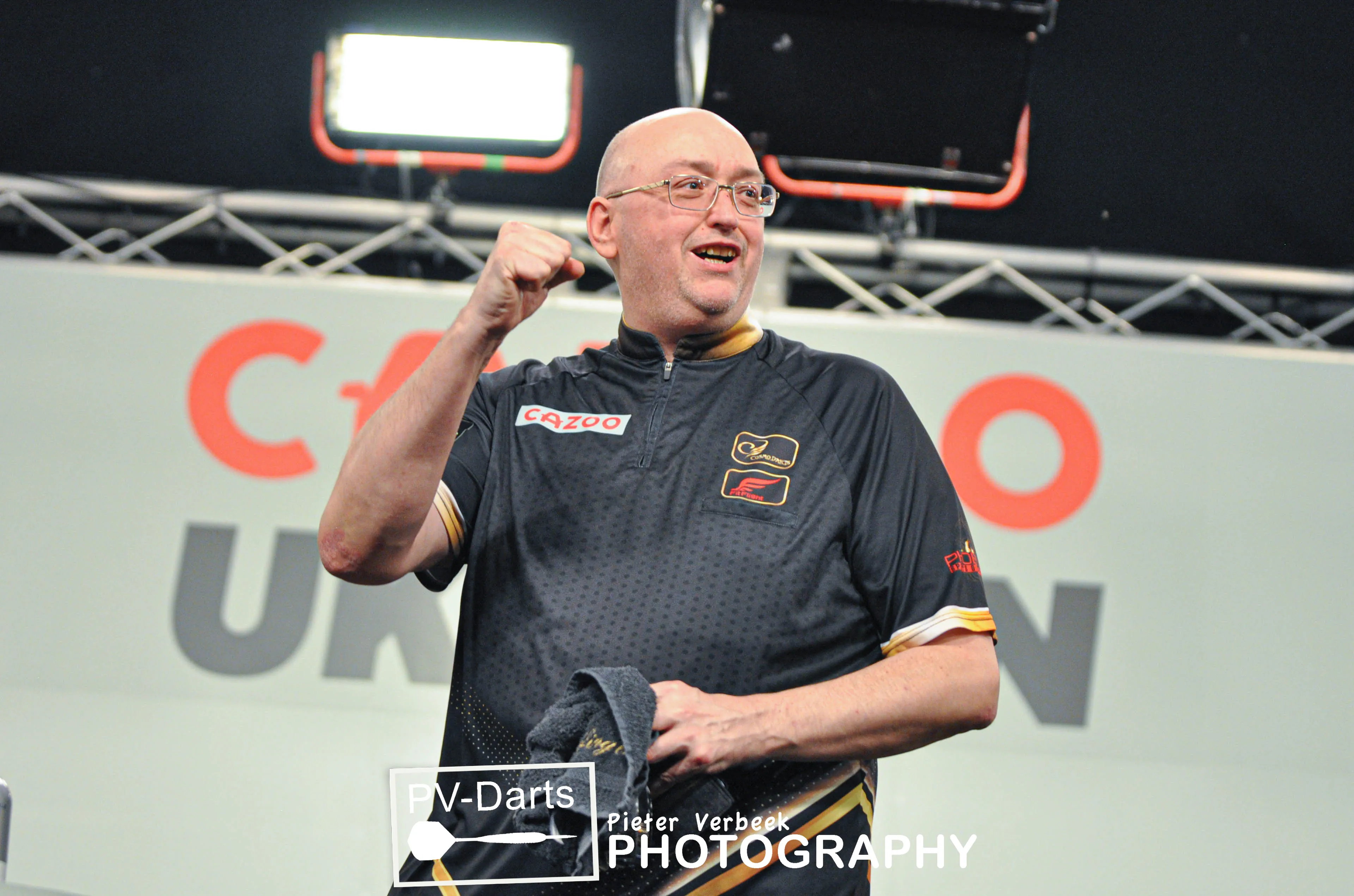 'Goldfinger' Gilding legt uit vanwaar zijn bijnaam komt: "Het begon allemaal met gouden pijlen van Phil Taylor"