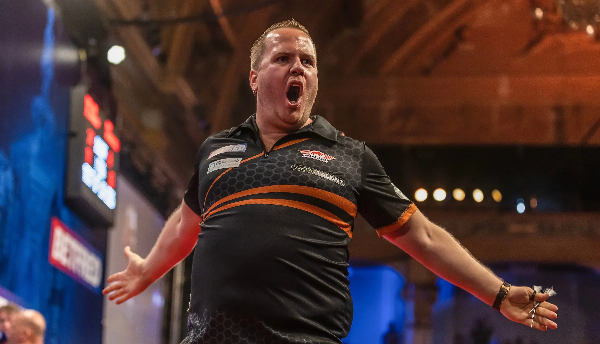 Van Duijvenbode debuteert in top-10 wereldranglijst, Aspinall klimt naar vijfde plek na World Matchplay-titel