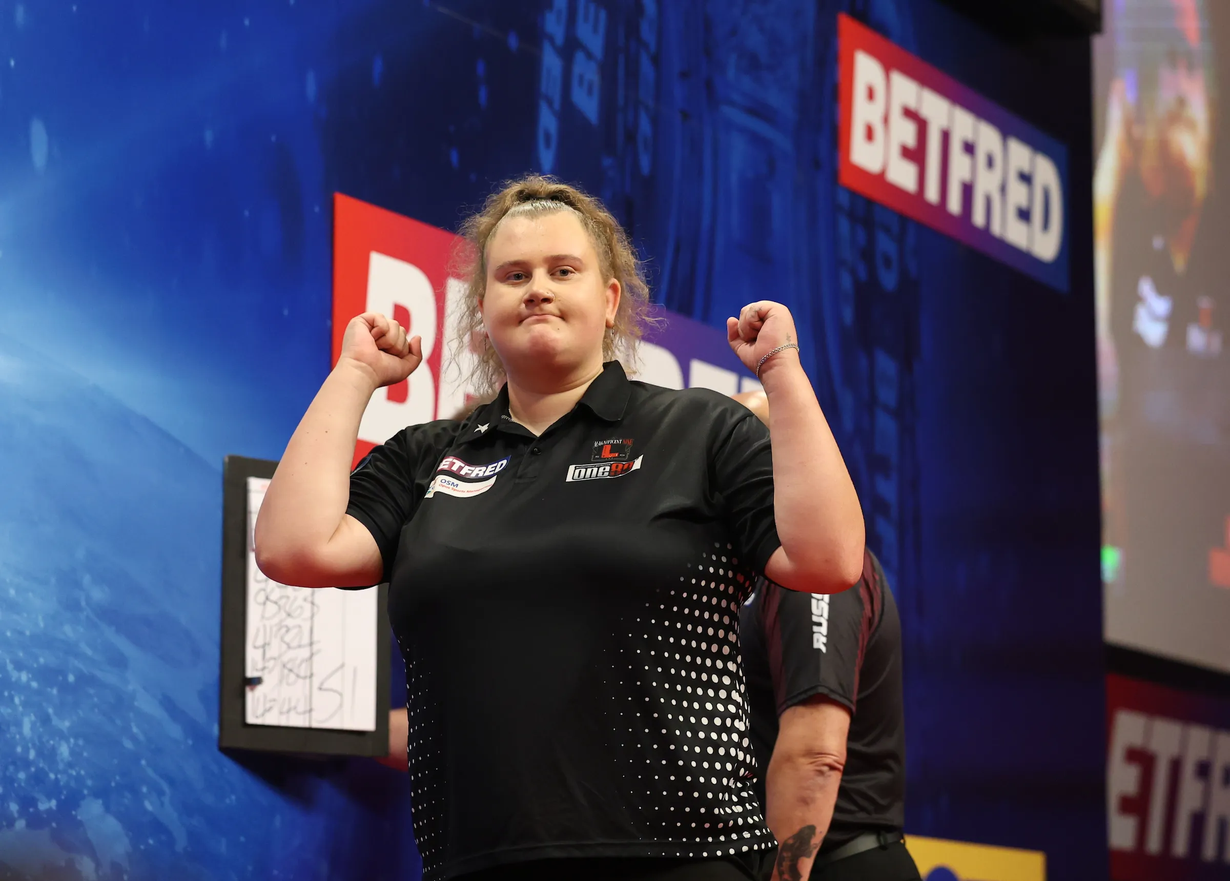 Suzuki laat Greaves ontsnappen; 19-jarige Engelse wint zesde Women's Series-titel op rij