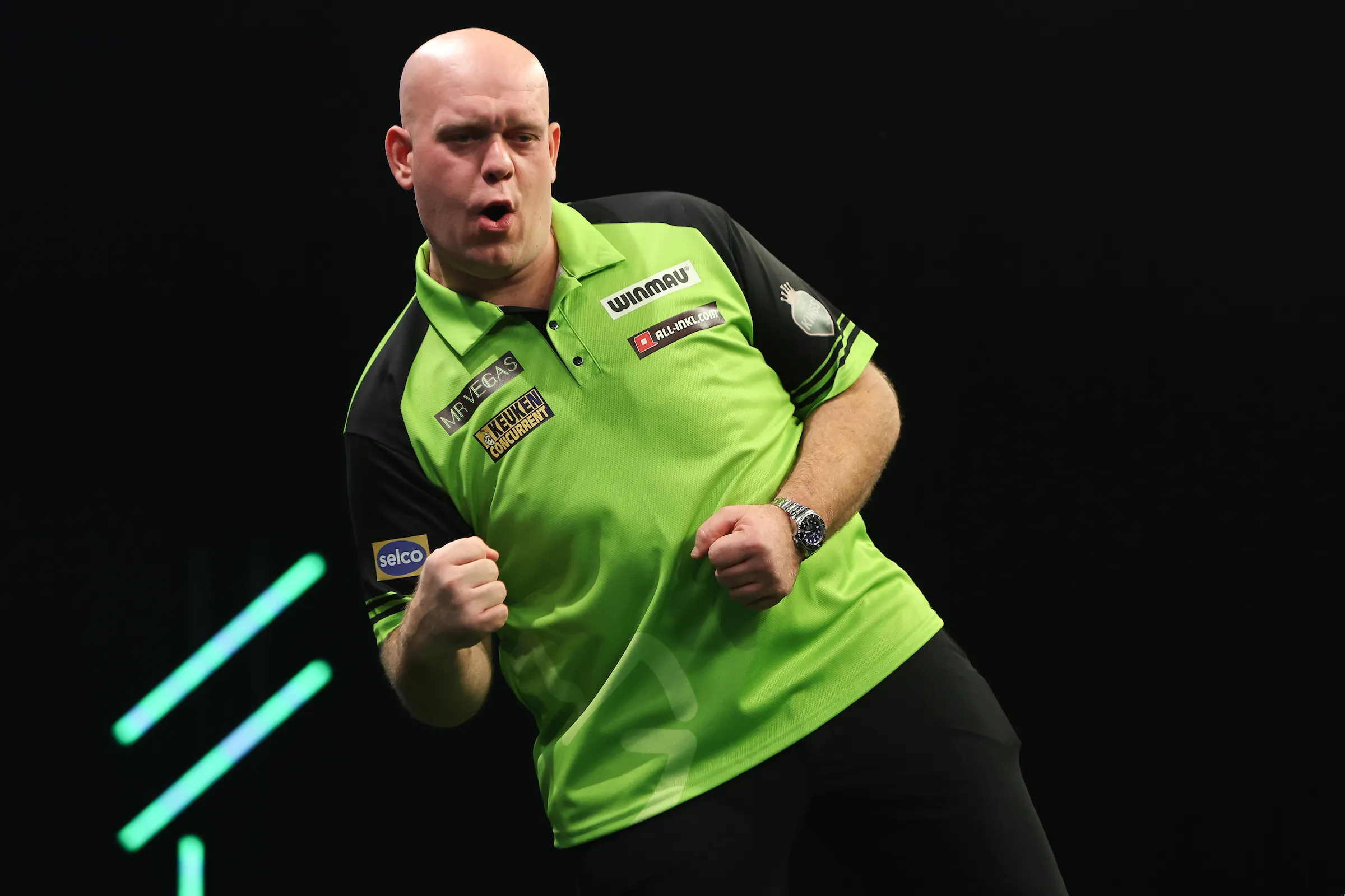 Michael van Gerwen soeverein naar laatste 32 op het WK Darts in Londen