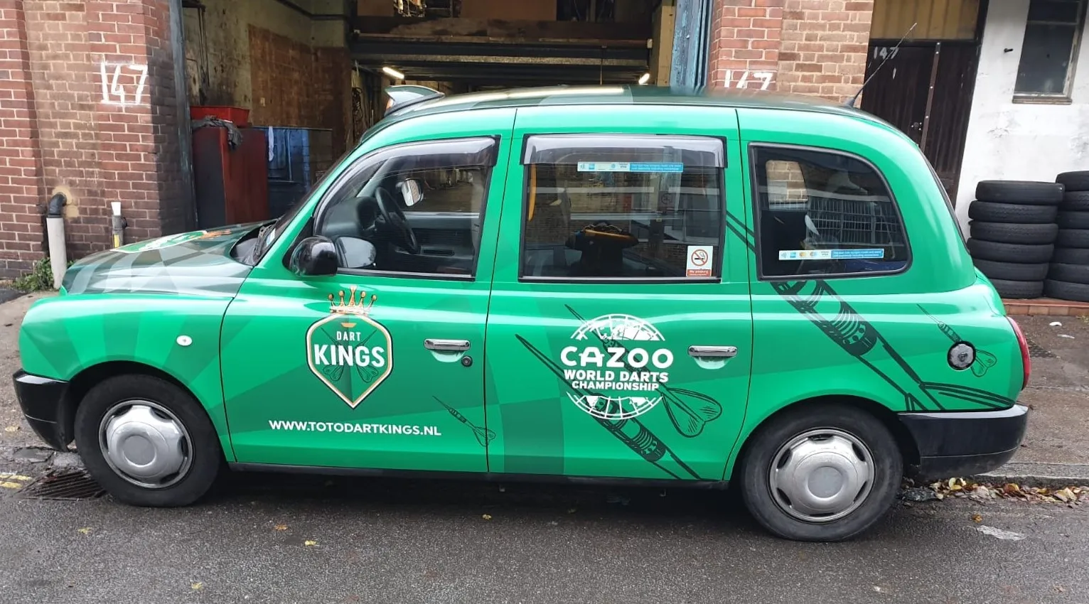 Nederlandse topdarters kunnen tijdens WK Darts beschikken over eigen taxi in Londen