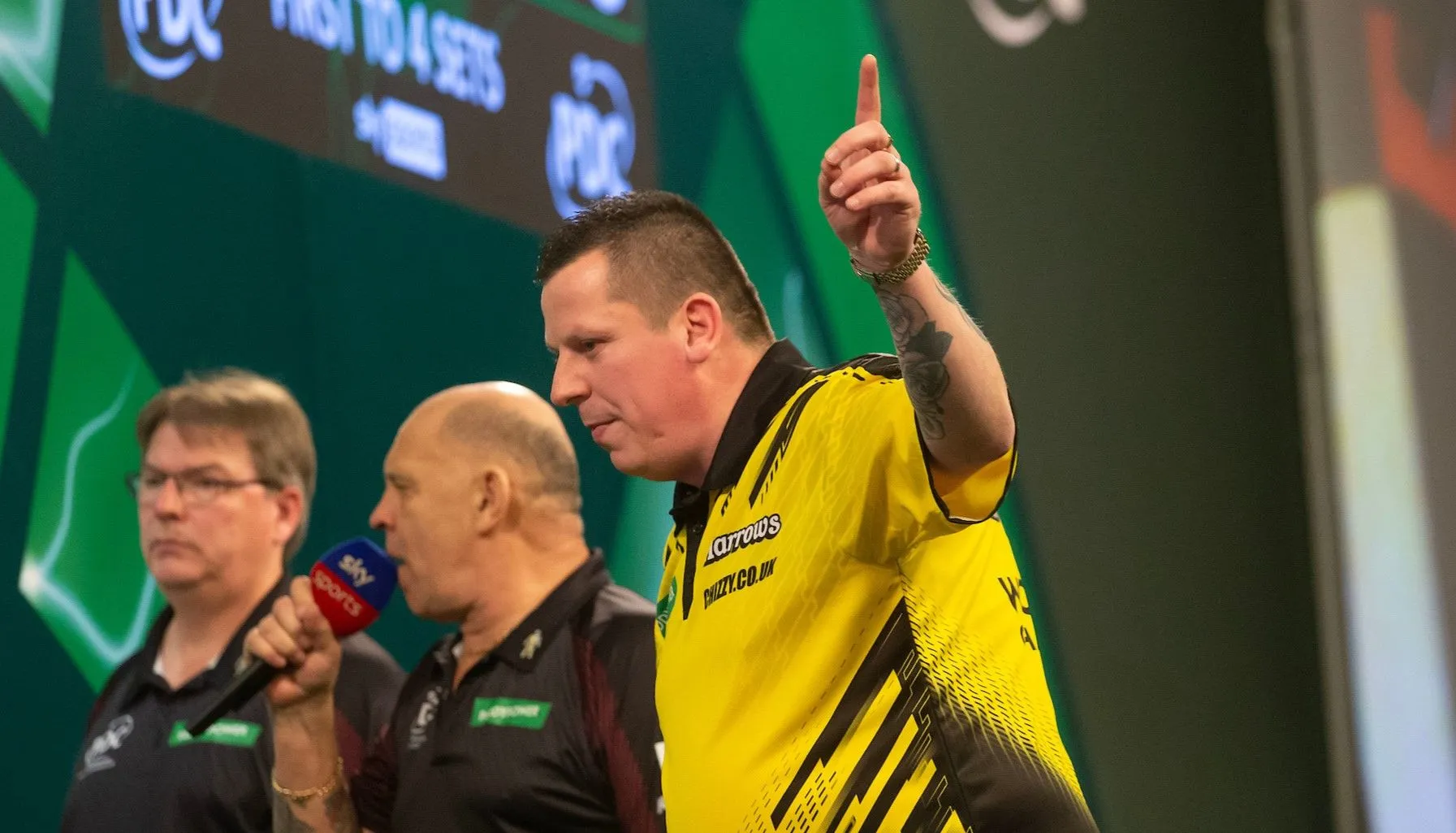 "Ik kreeg de kans om hem te sponsoren, maar dacht enkel aan mezelf" - Dave Chisnall zag talent van Luke Littler al toen hij 12 was