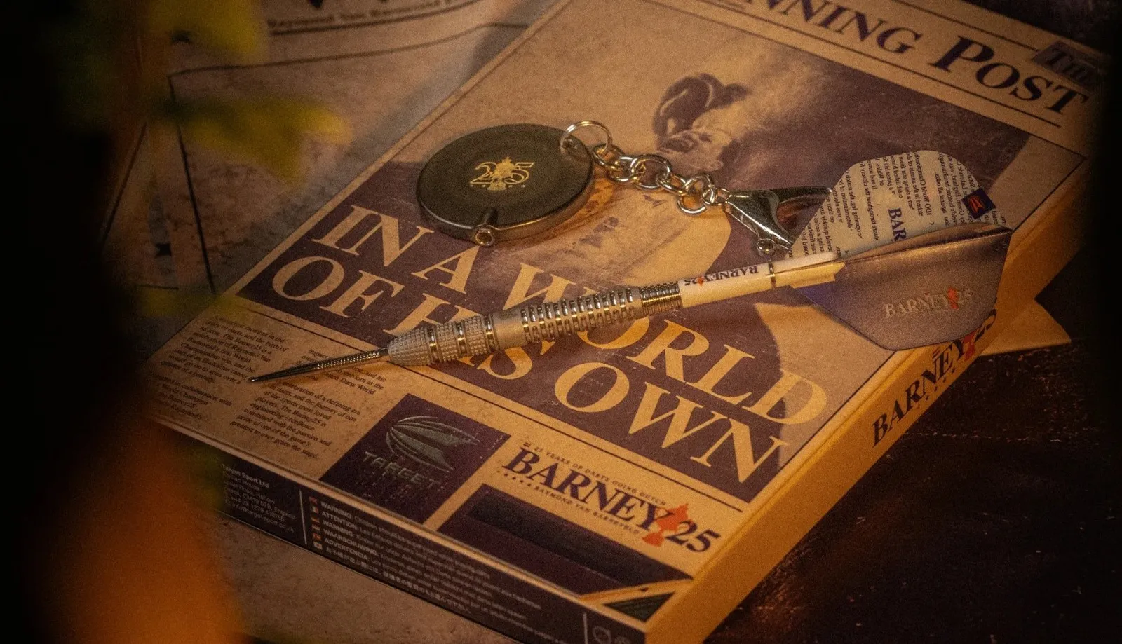 Dartpijlen gelanceerd ter ere van 25ste verjaardag wereldtitel Raymond van Barneveld