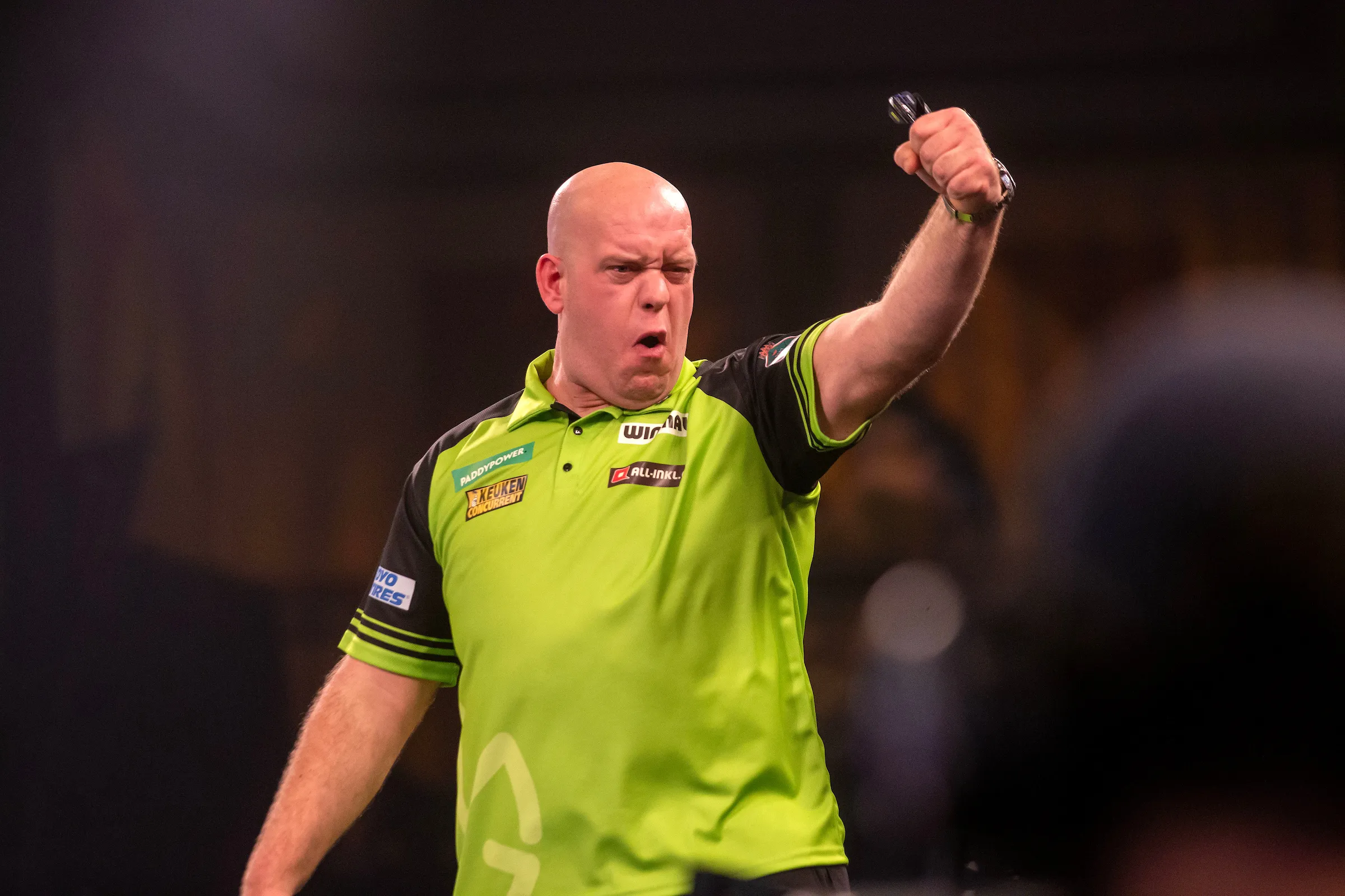 Sterke Michael van Gerwen laat Richard Veenstra volstrekt kansloos op WK Darts