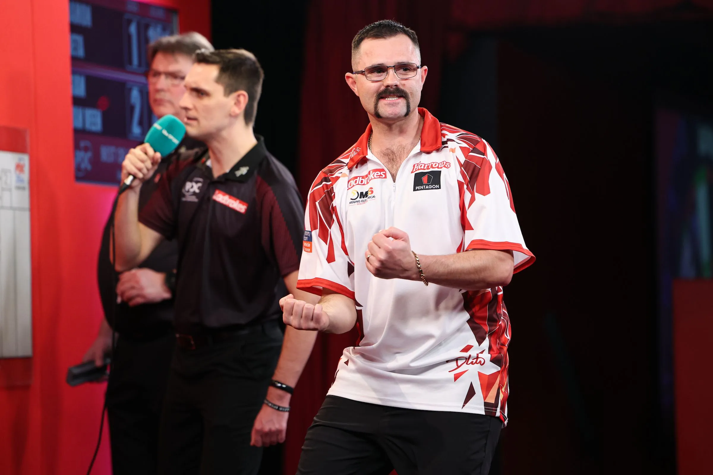 Damon Heta over bijzonder toiletbezoek van Simon Whitlock: ''Hij wilde zelfs de overwinning aan mij geven''