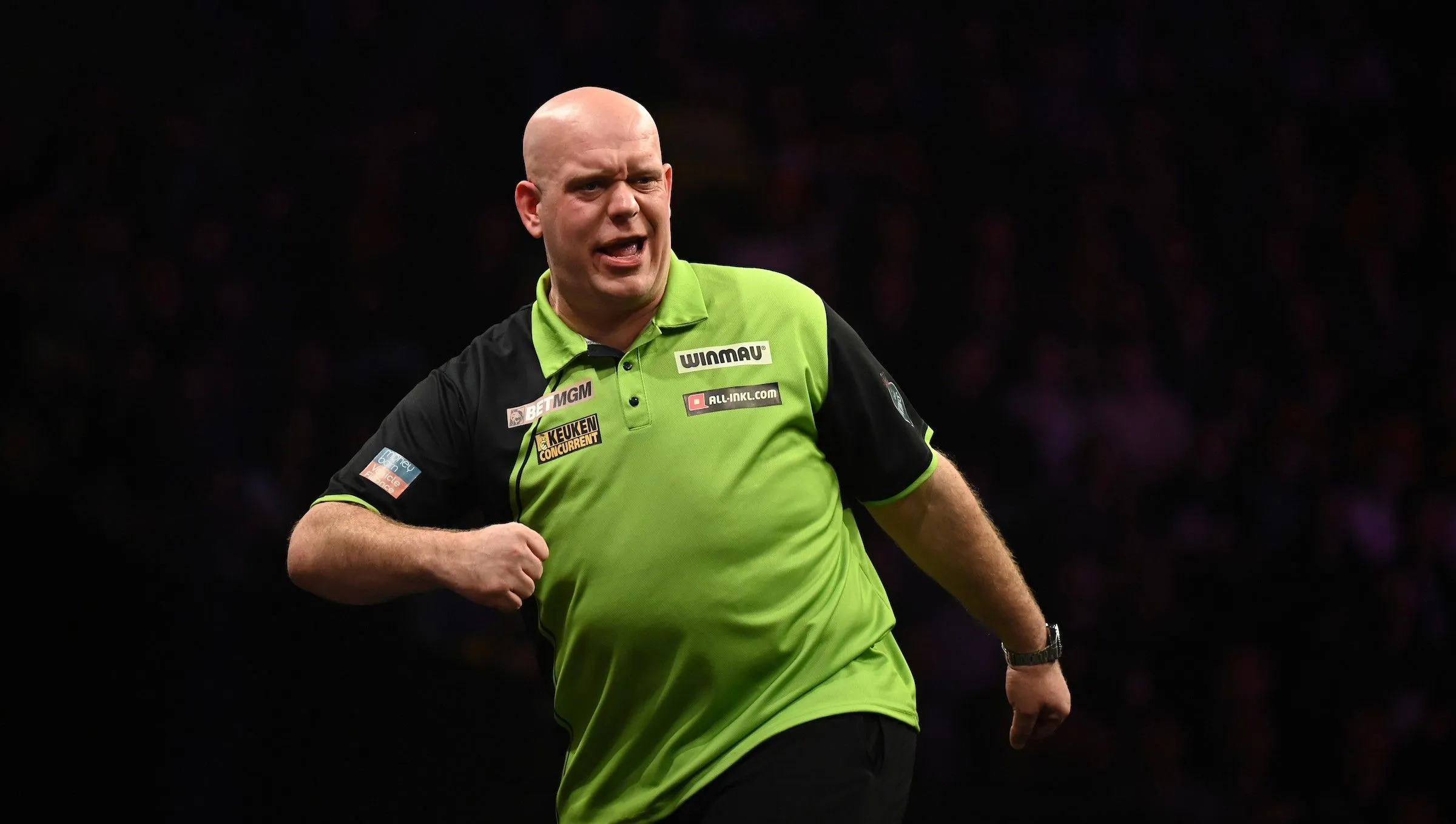 Sterke Michael van Gerwen verpest debuut van Luke Littler op World Matchplay