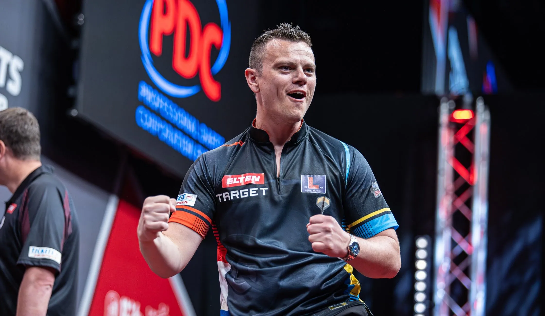 Jeffrey de Graaf en Marvin van Velzen winnen voor eigen publiek op Dutch Darts Championship