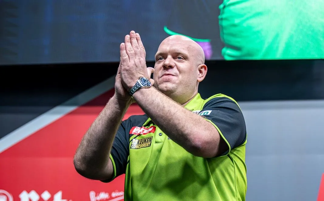 Van Gerwen met sterk spel langs Dobey; Noppert in beslissende leg te sterk voor Wattimena in Rosmalen