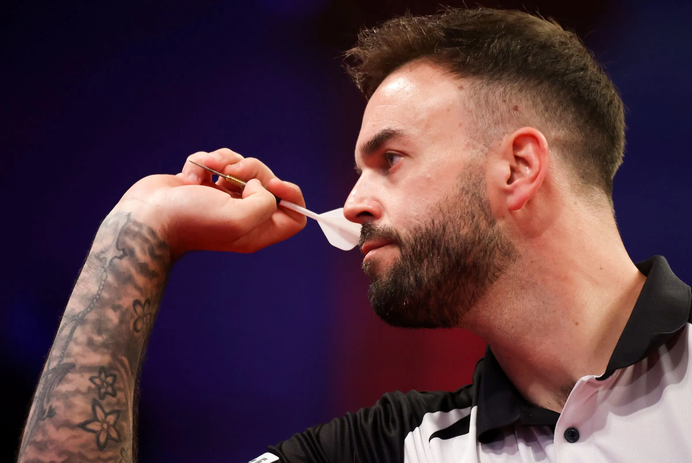 Ross Smith gooit negendarter tijdens Players Championship 18
