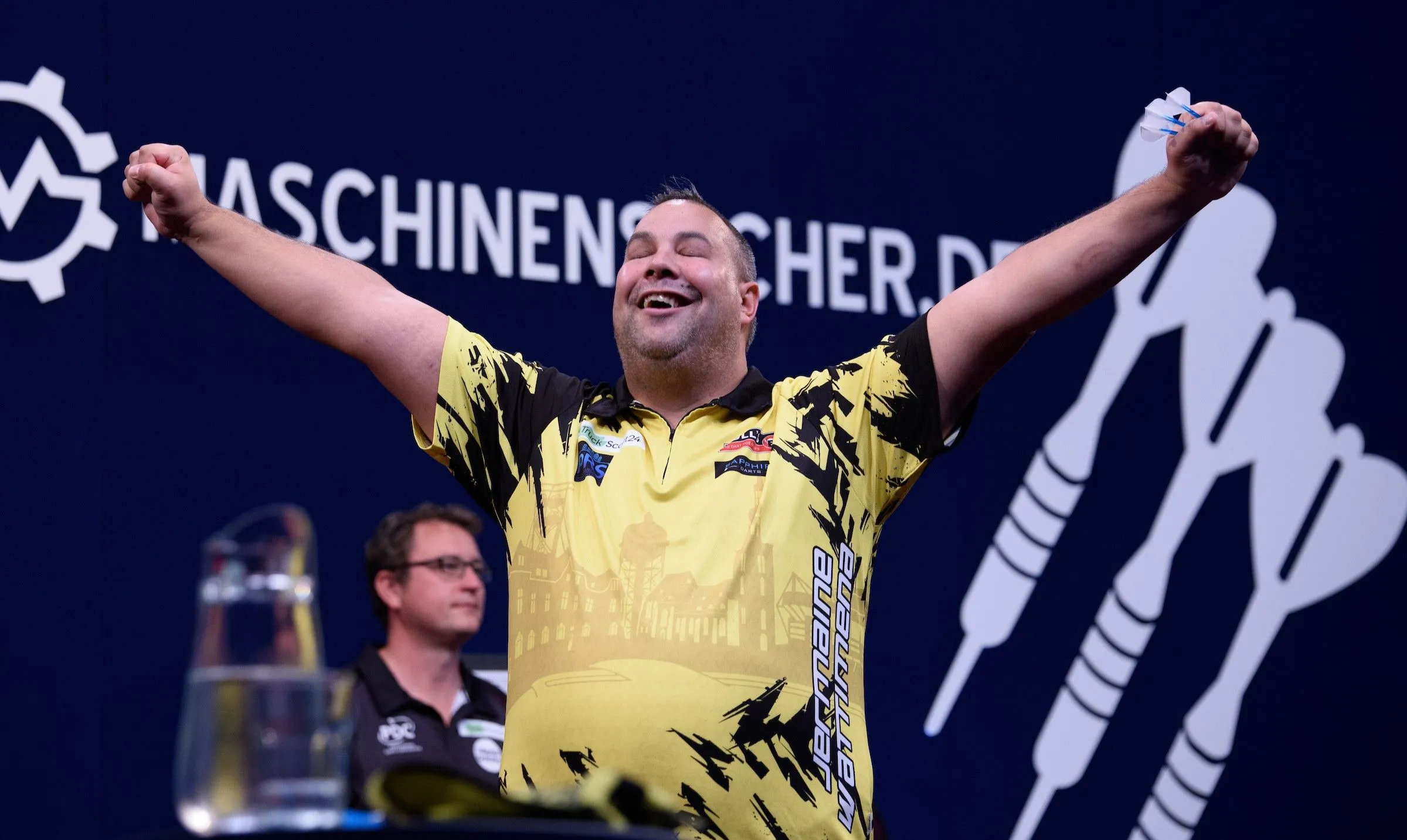 Jermaine Wattimena pakt tweede PDC-titel na klinkende overwinning op Nathan Aspinall