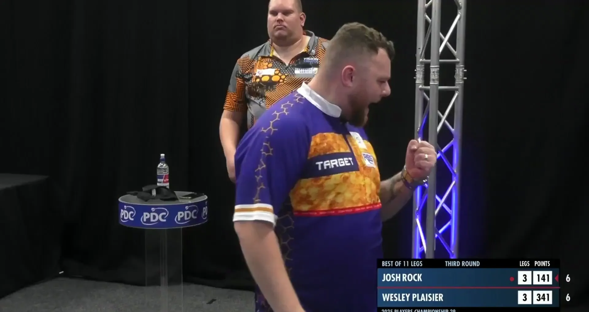 VIDEO: Josh Rock gooit negendarter tegen Wesley Plaisier tijdens Players Championship 29