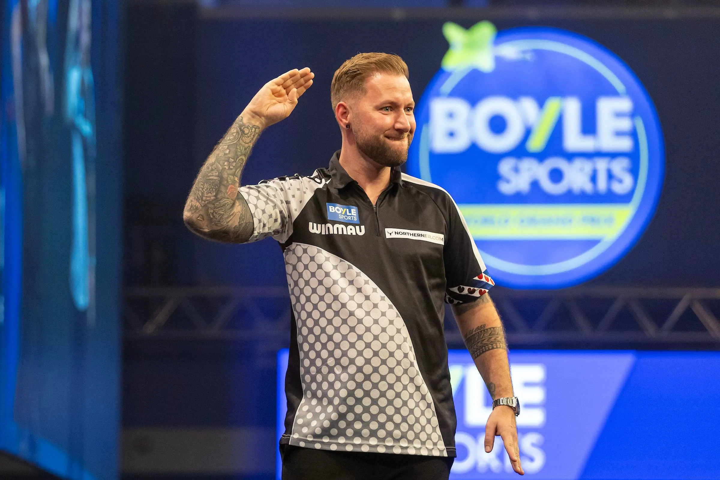 Noppert knikkert Bunting uit het toernooi voor plek in kwartfinale op de World Grand Prix; Cullen gooit schamel gemiddelde van 68 en verliest kansloos van Anderson