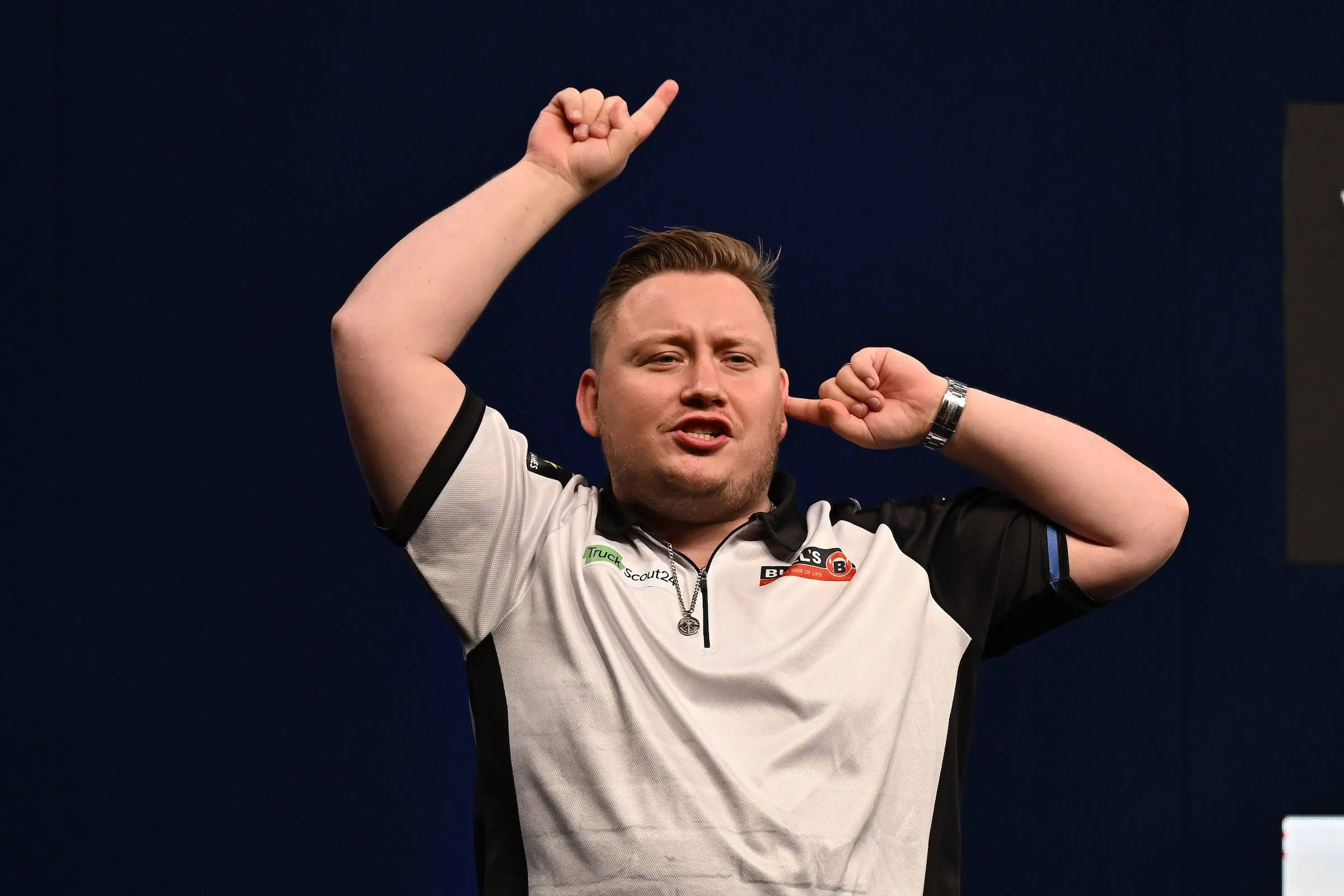 ''Elke keer als Michael van Gerwen iets negatief over mij zei, speelde ik daarna fantastisch'' - Schindler gebruikt opmerkingen als brandstof