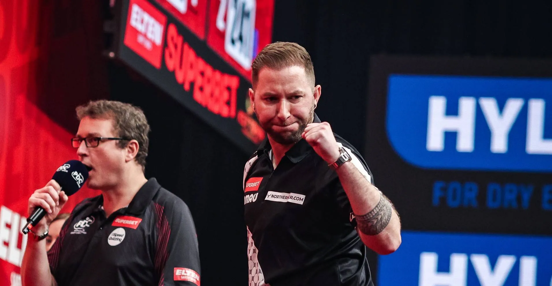 Danny Noppert balt de vuist