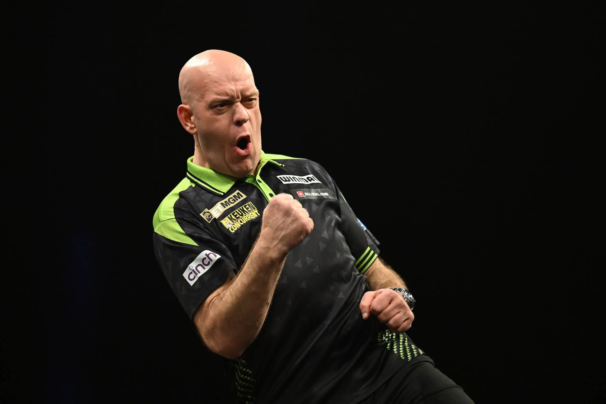 Michael van Gerwen balt de vuisten