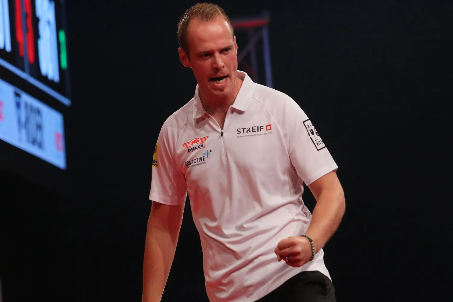 Degelijke Hopp gemakkelijk in drie sets langs Australische qualifier