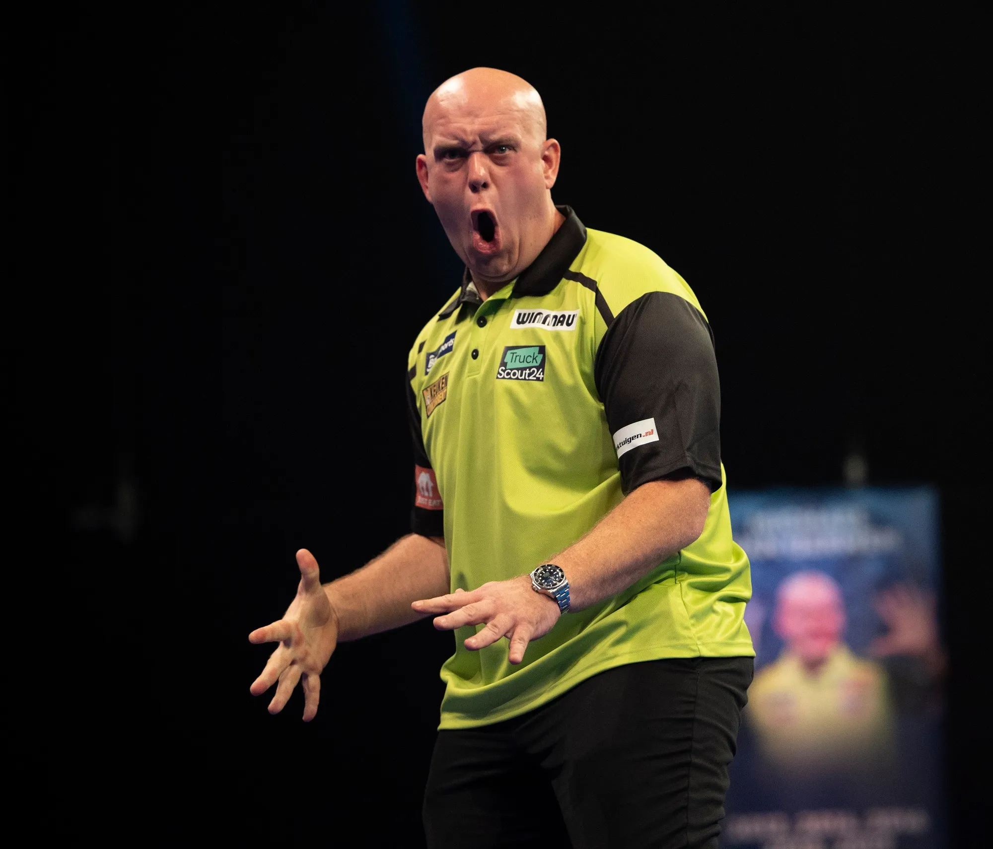 Van Gerwen verslaat Suljovic en treft De Sousa in finale European Darts Grand Prix